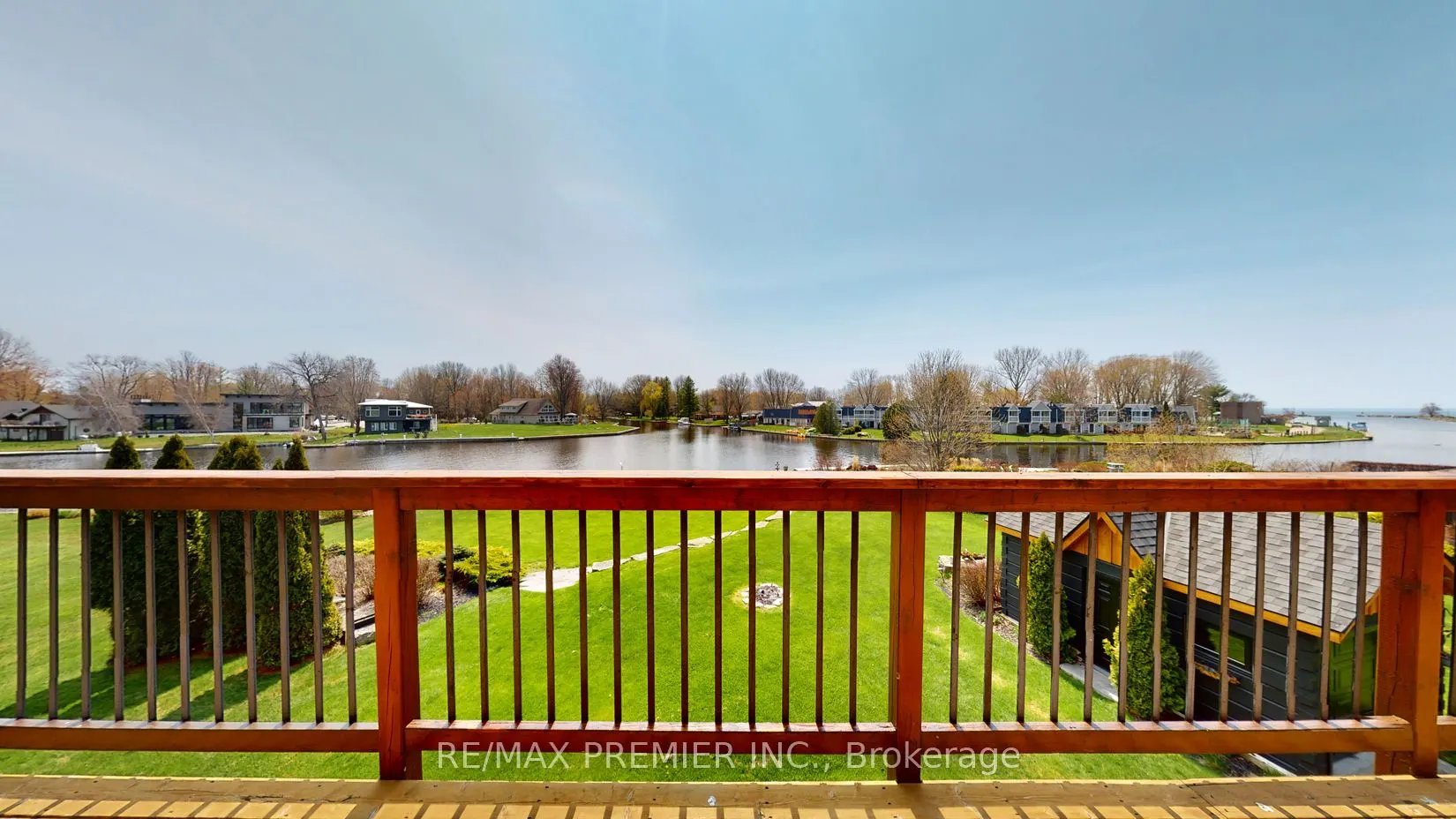 31 Paradise Boulevard