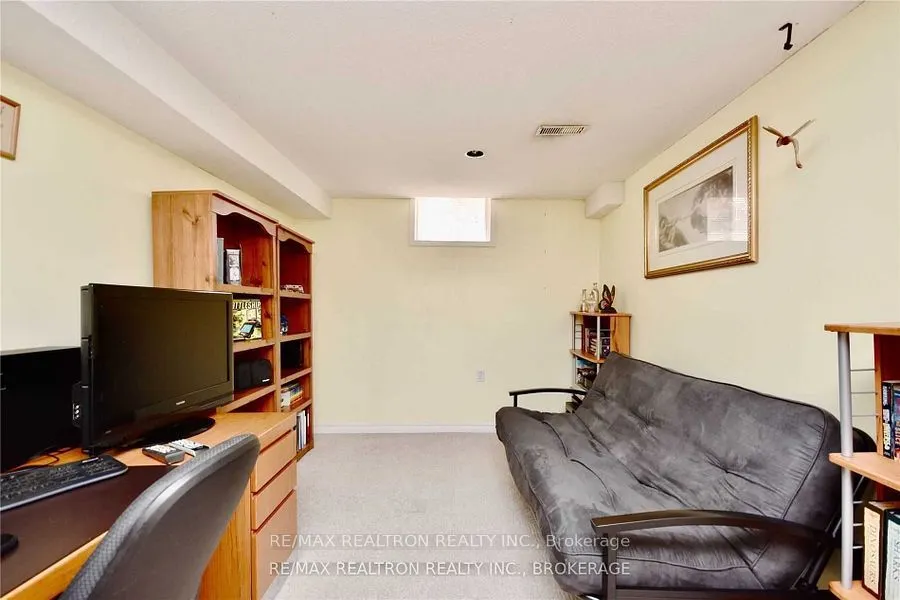 115 Copeman Crescent