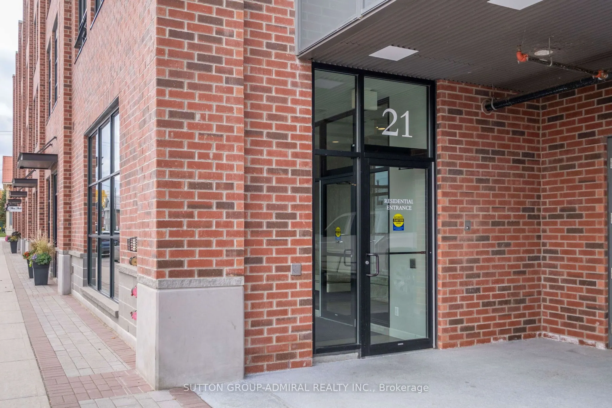 21 Matchedash Street, #305