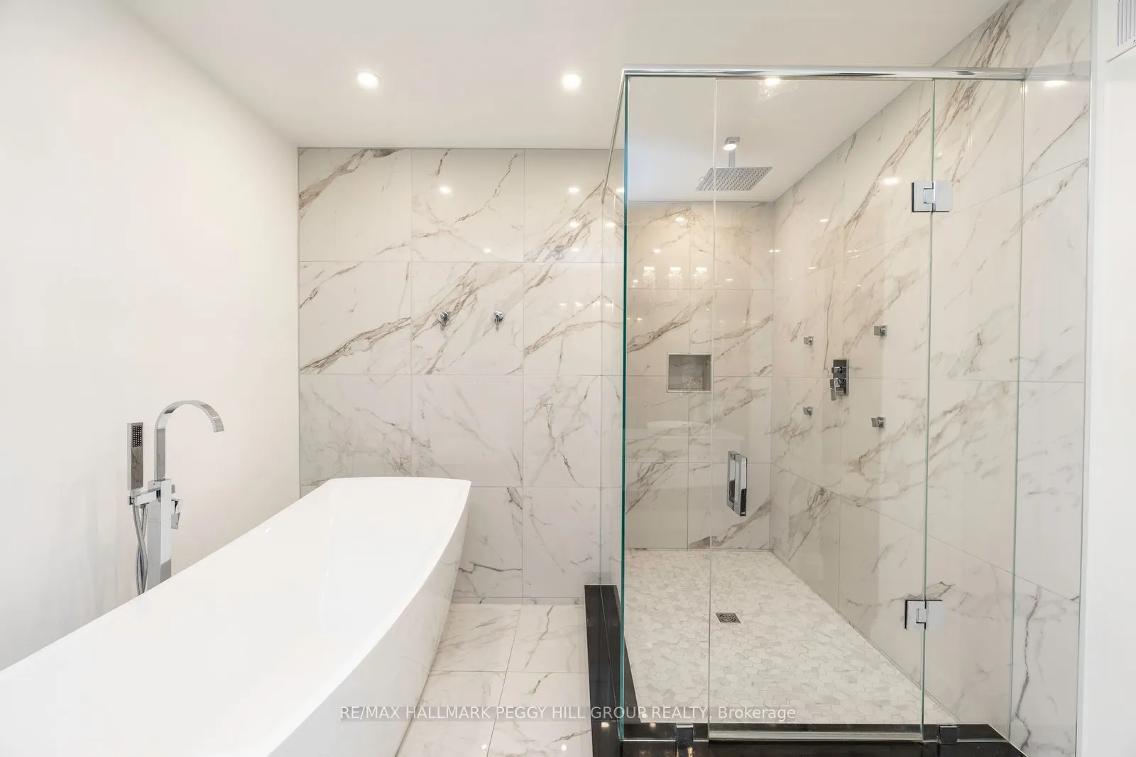 127 Goldfinch Crescent