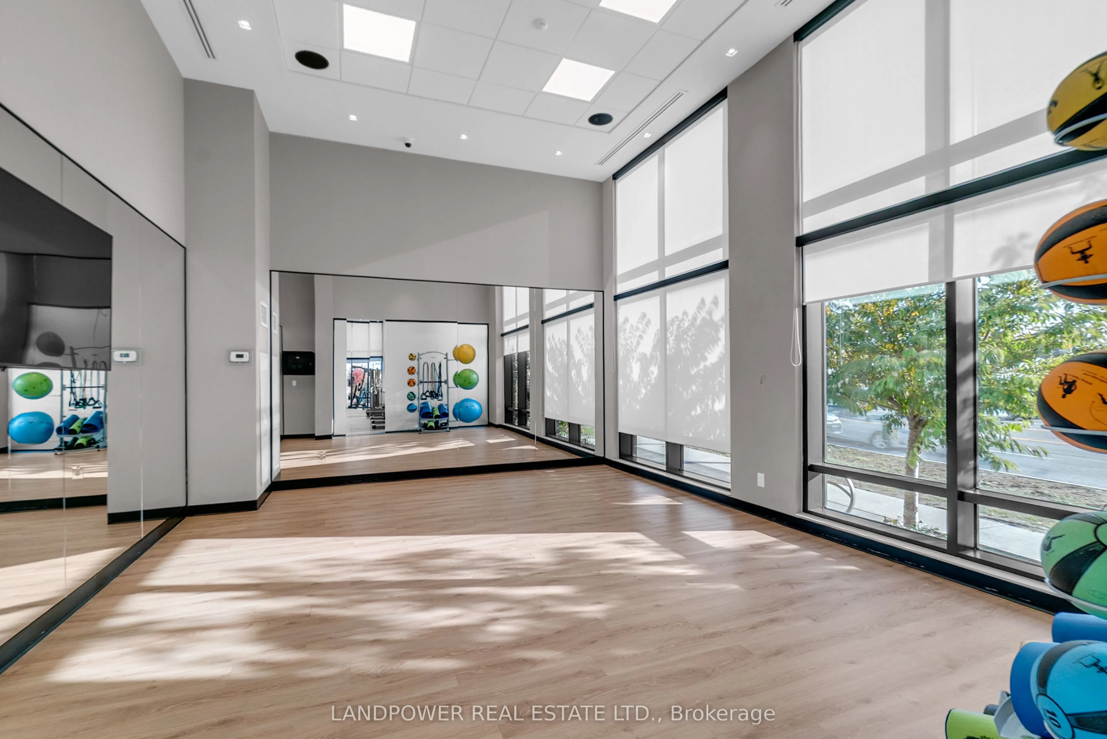 681 Yonge Street, #PH719