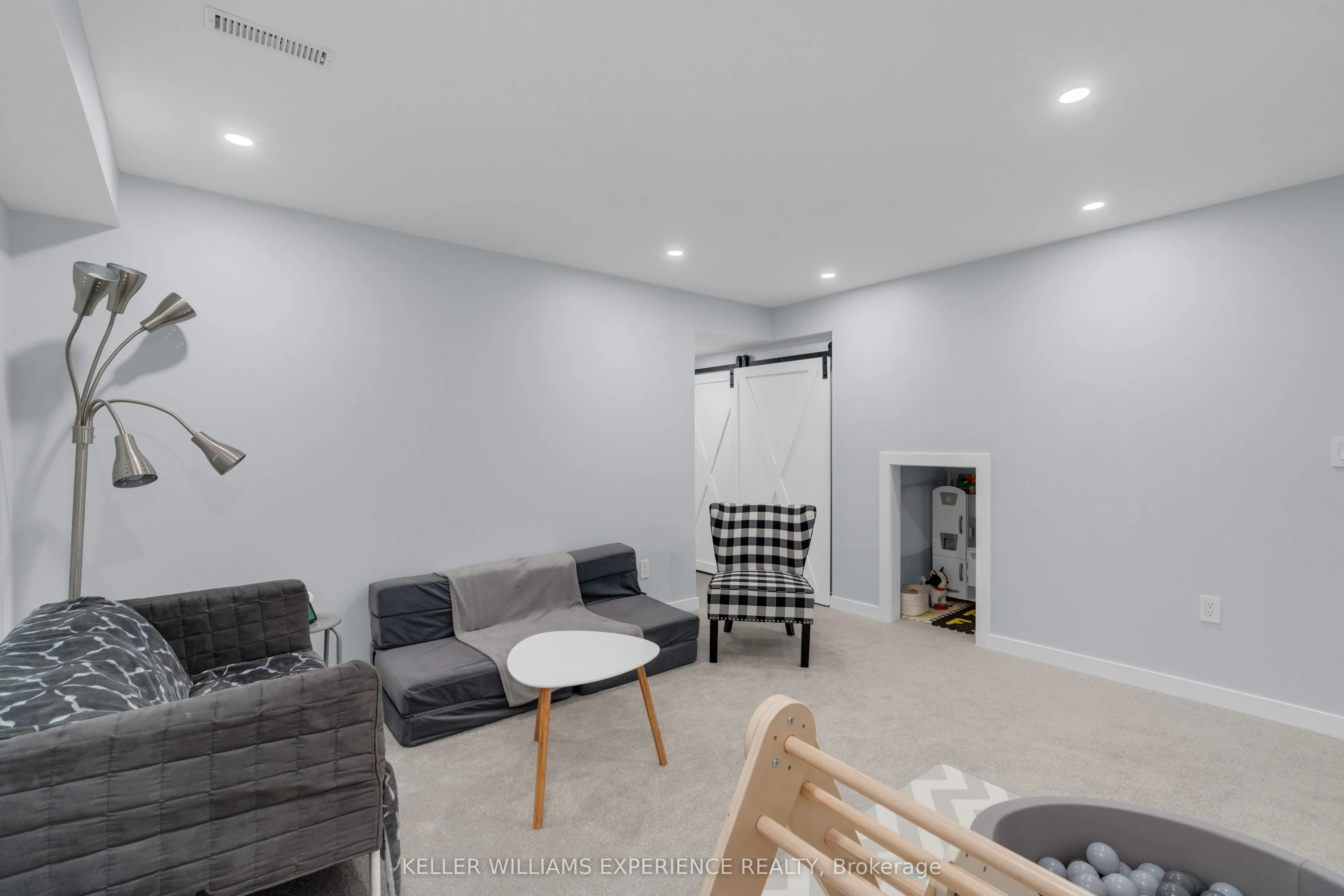 25 South Street, #123