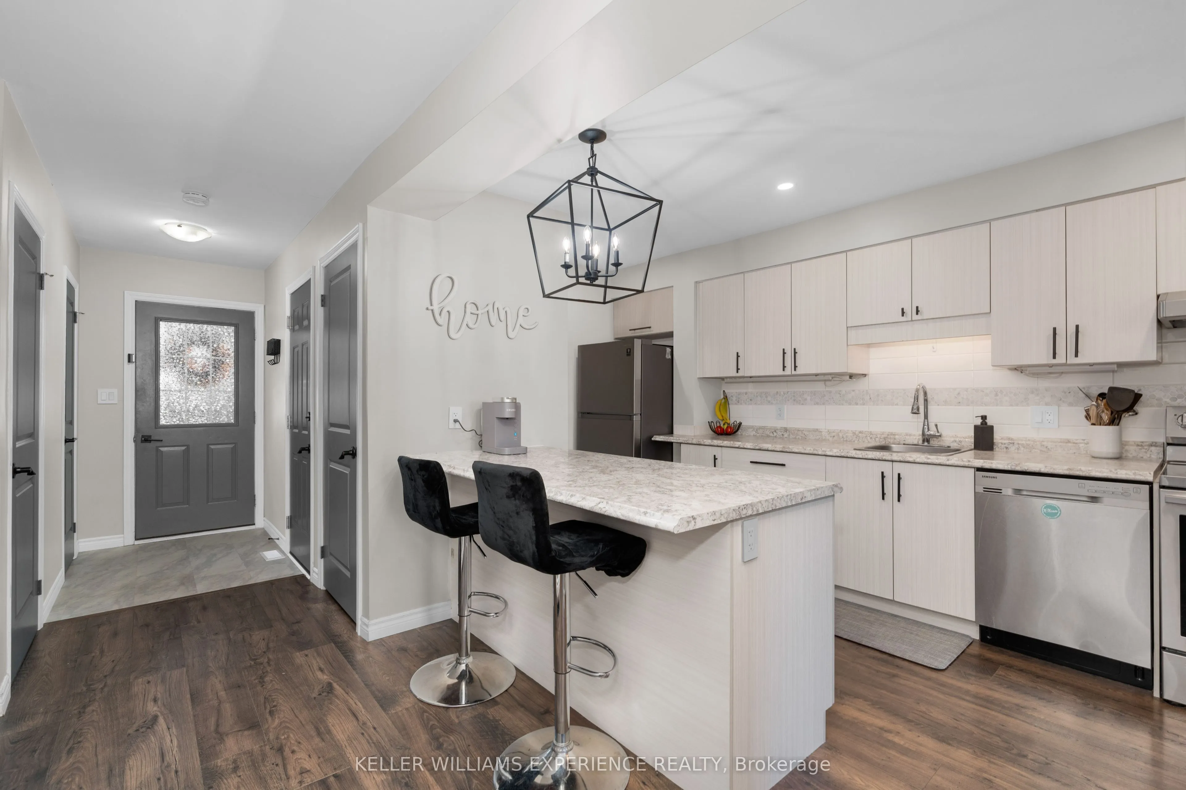 25 South Street, #123