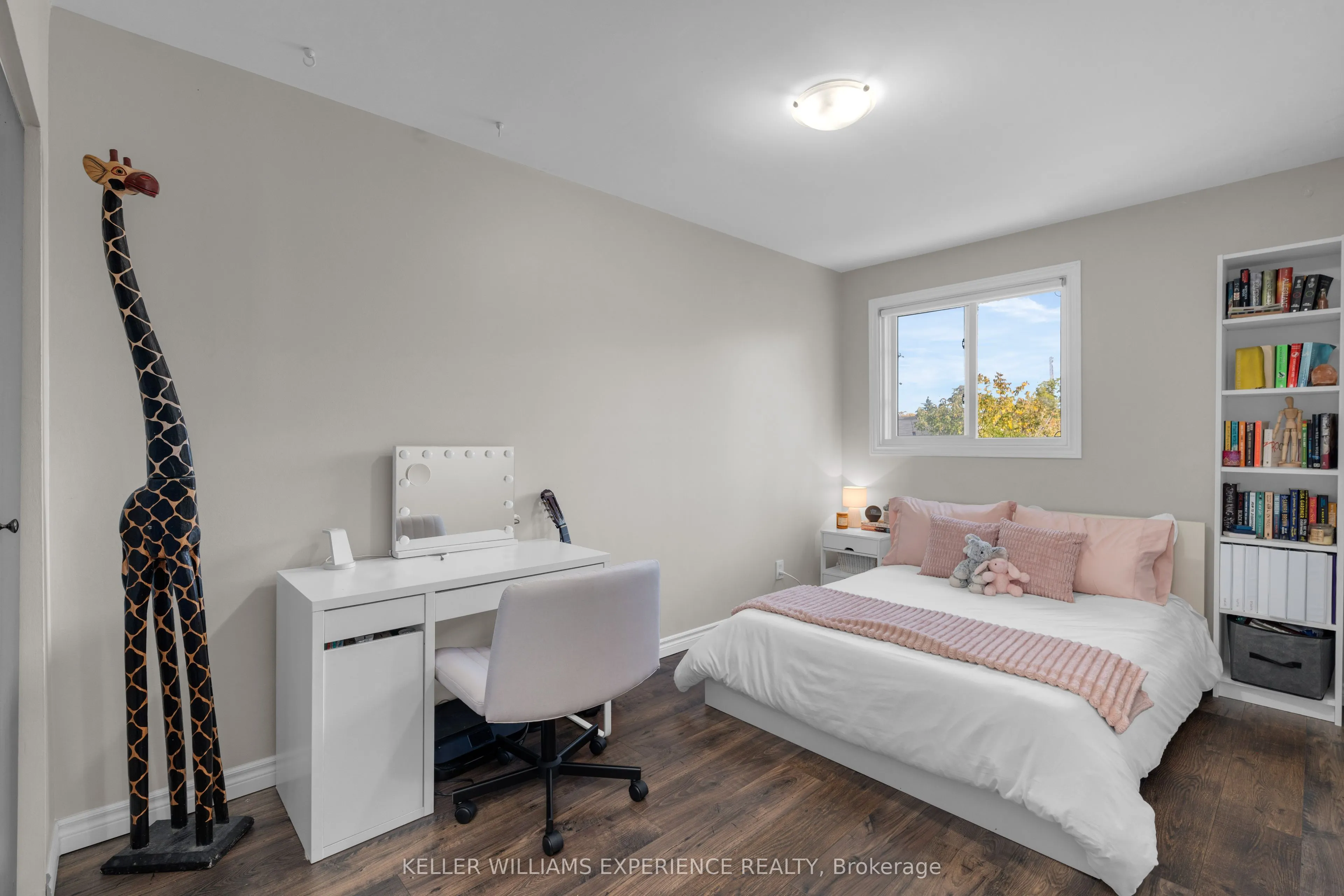 25 South Street, #123