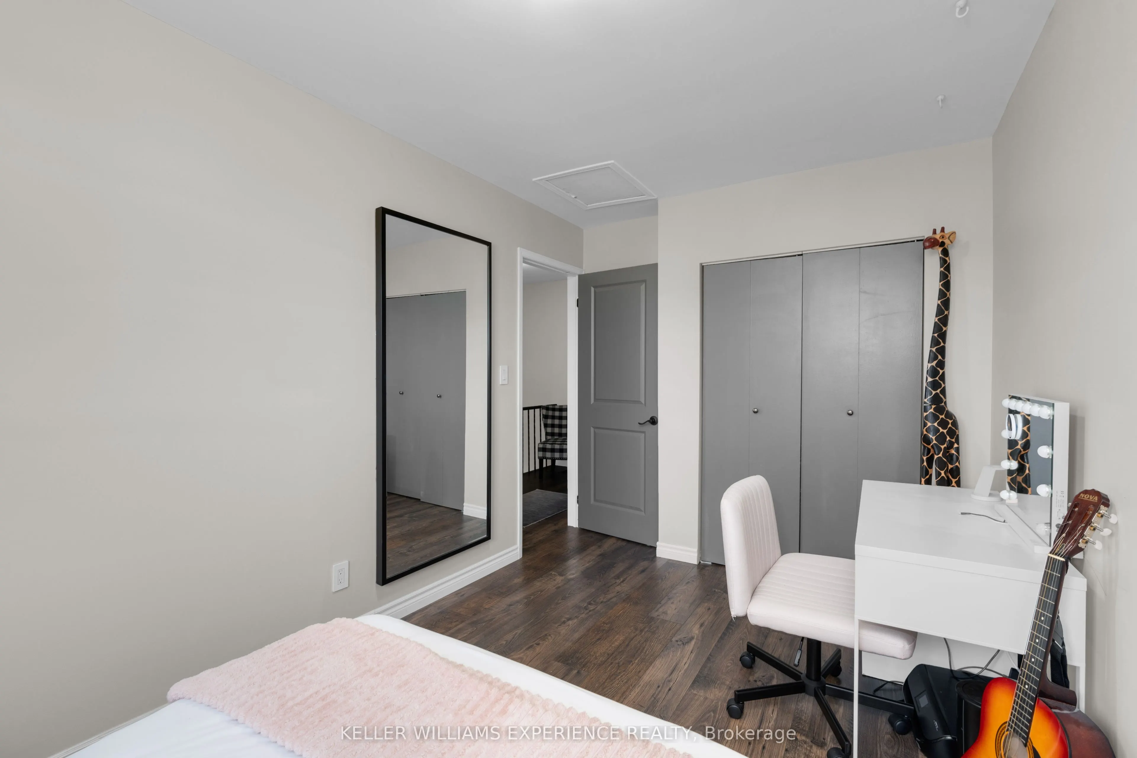 25 South Street, #123