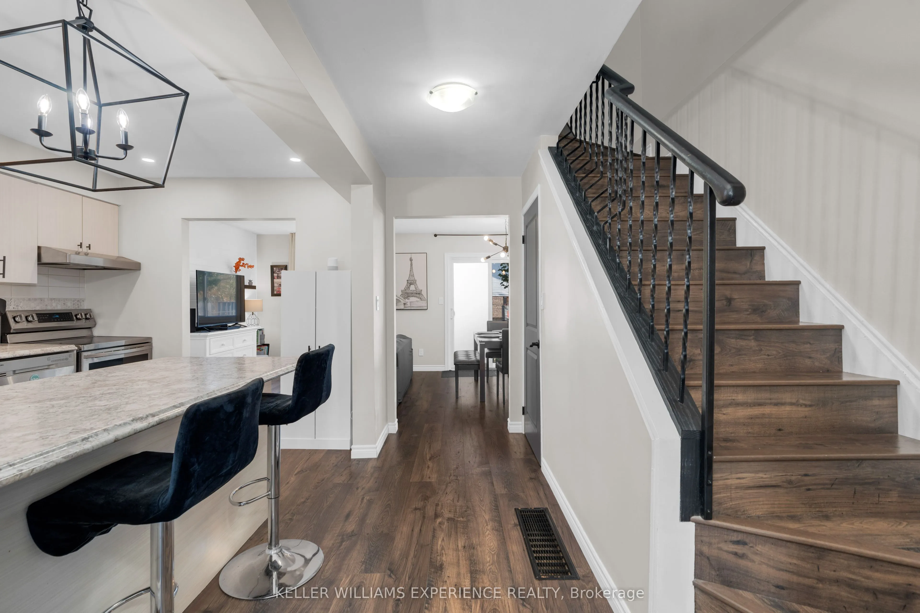 25 South Street, #123