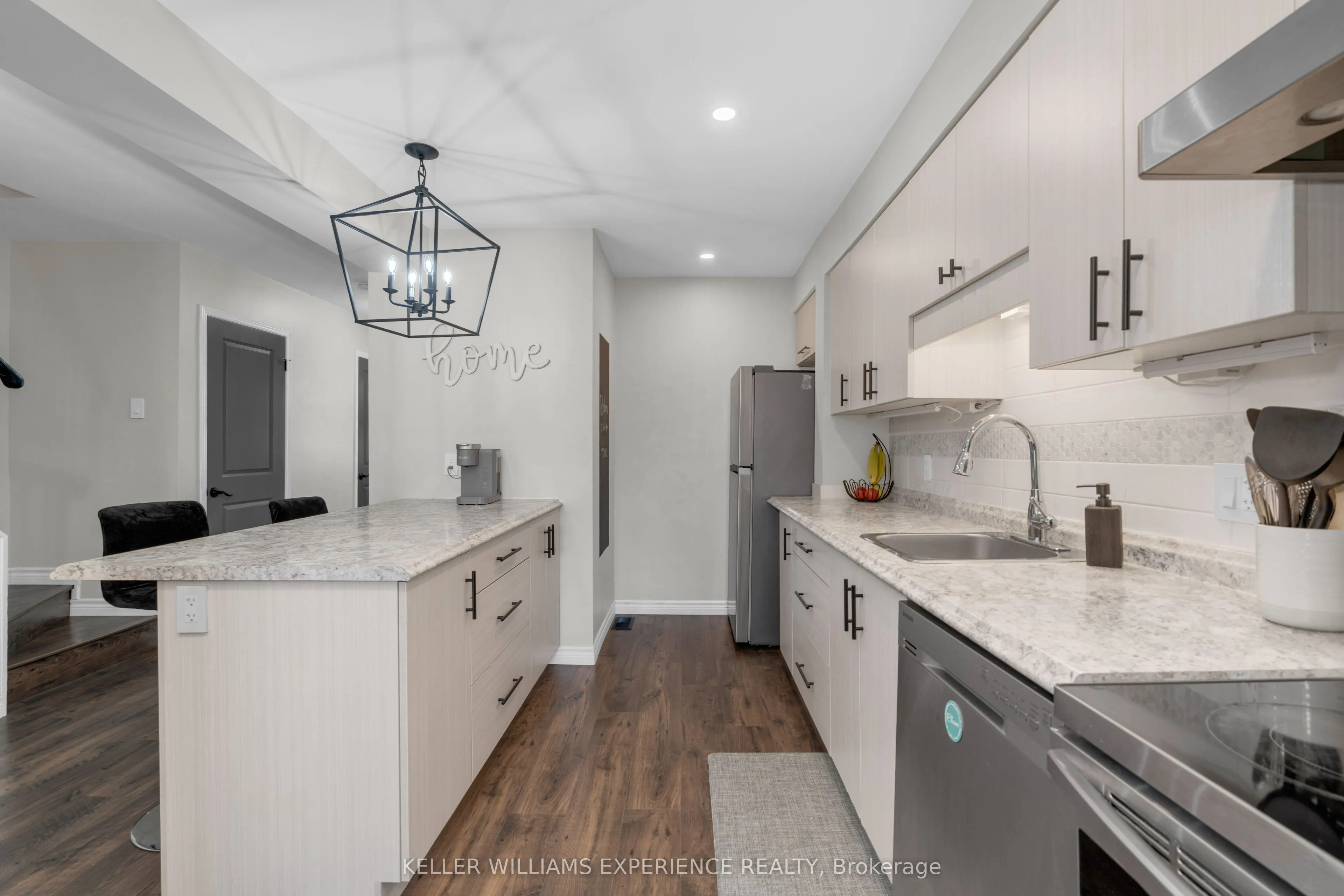 25 South Street, #123