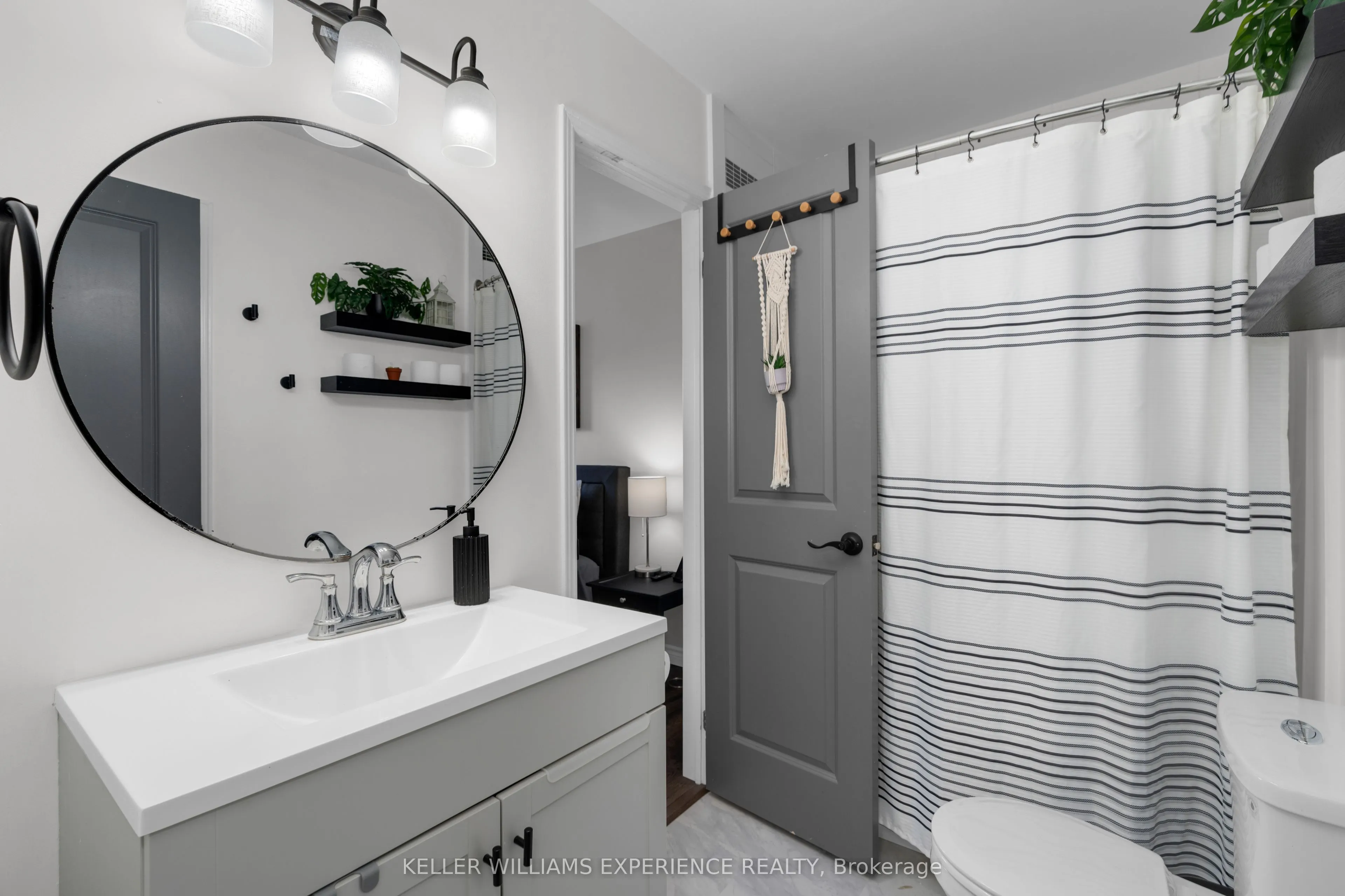 25 South Street, #123