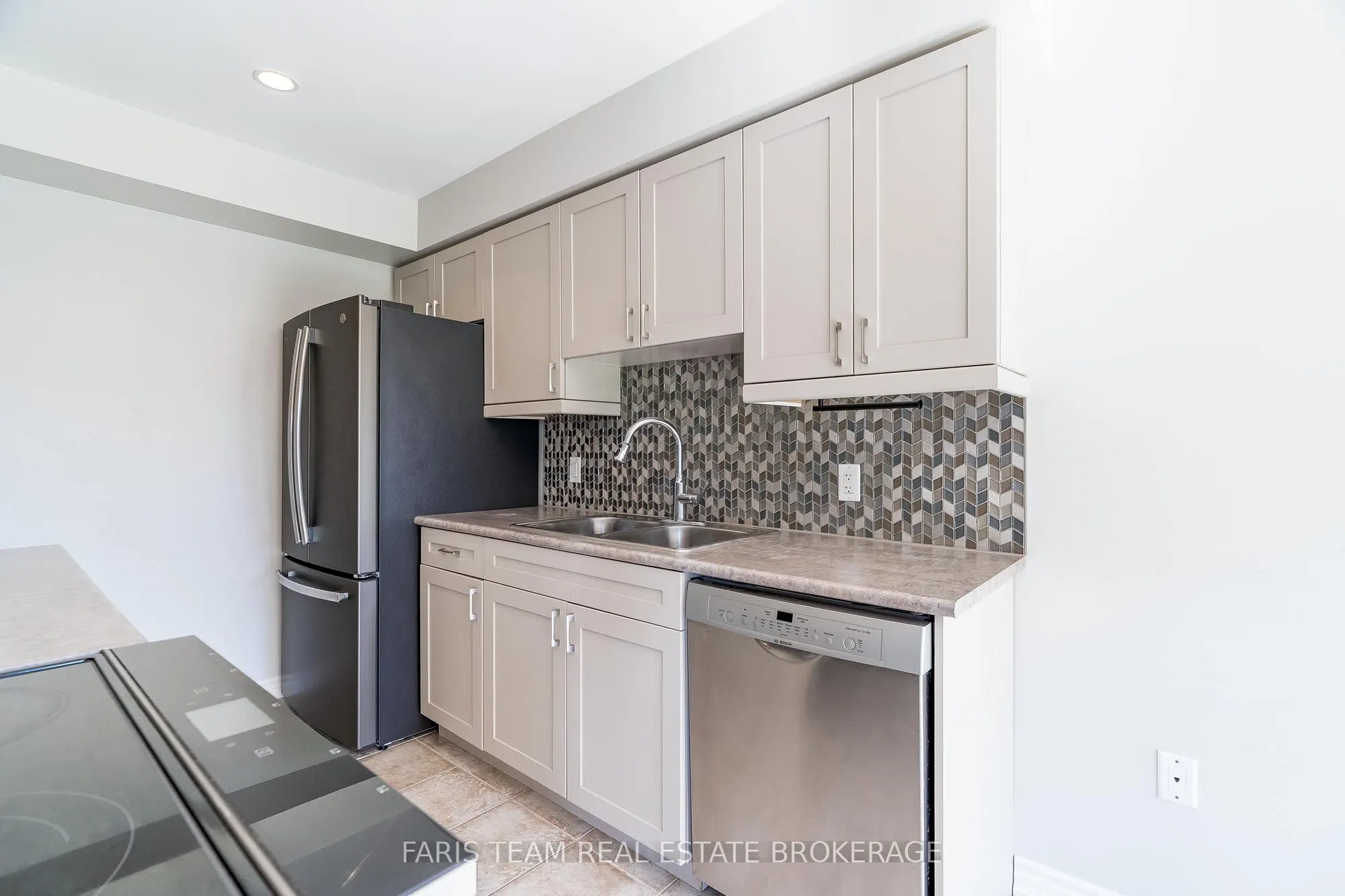 30 Southwoods Crescent, #60