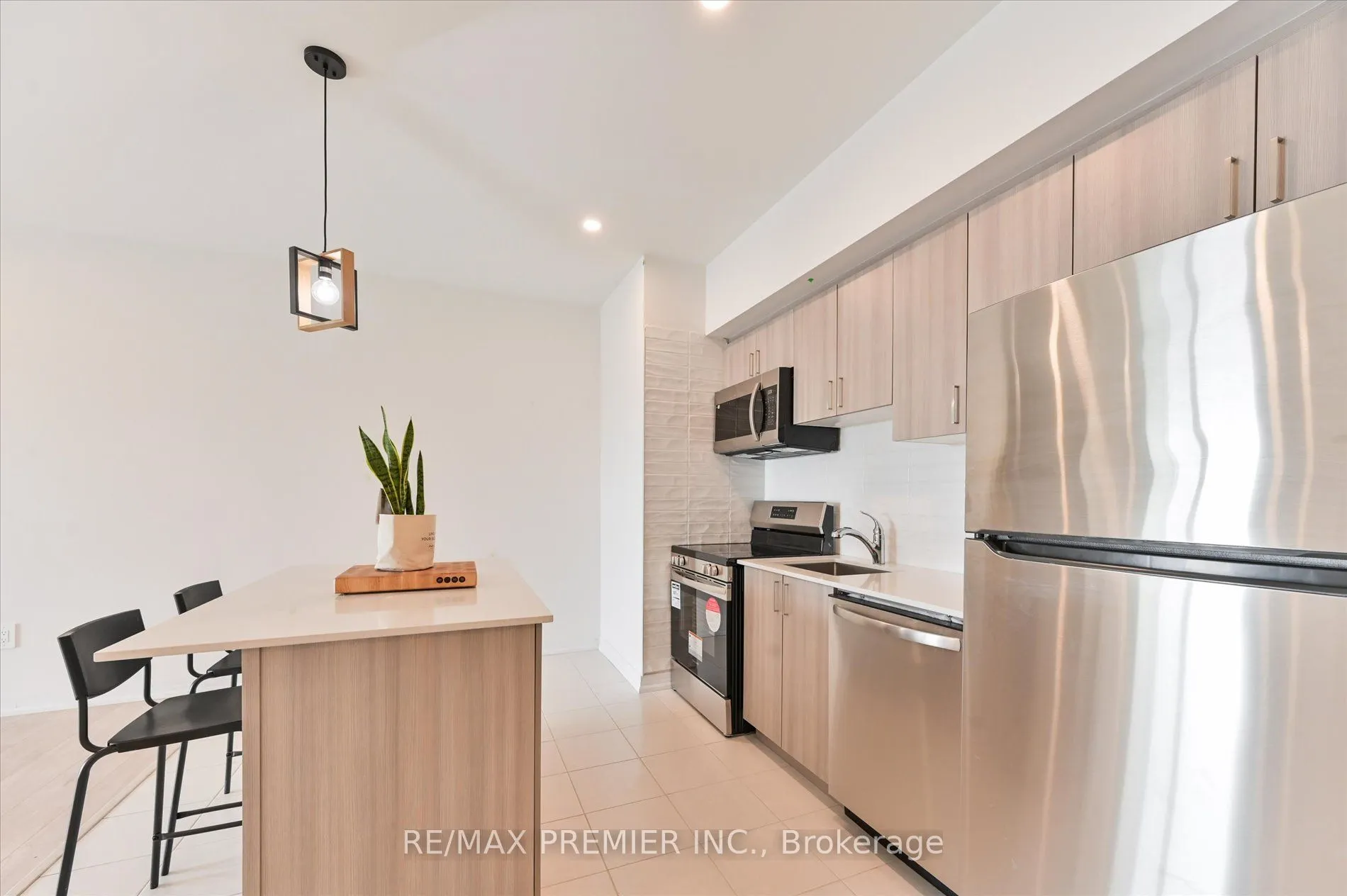 15 Kneeshaw Drive, #603