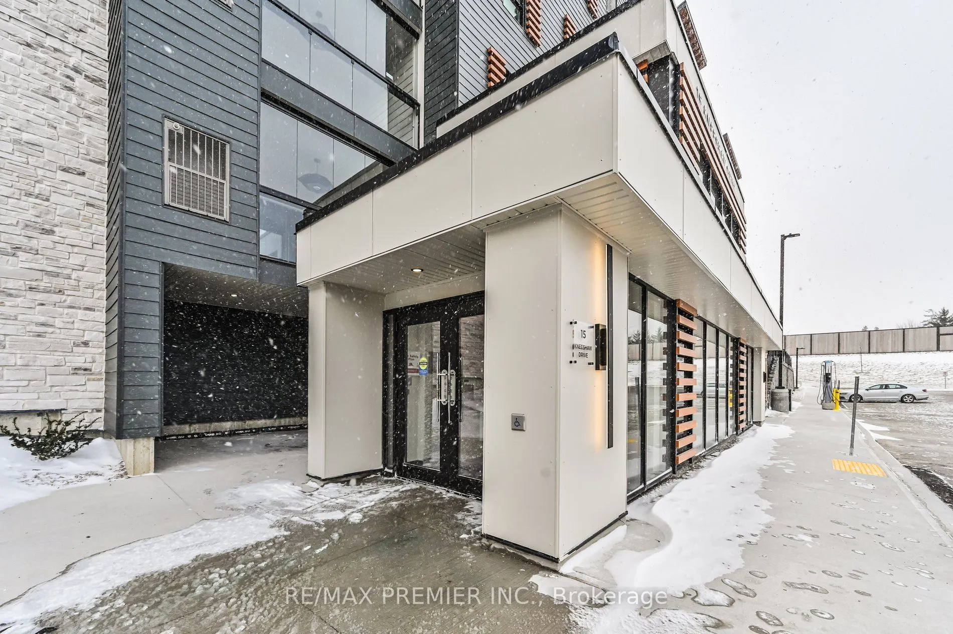 15 Kneeshaw Drive, #603