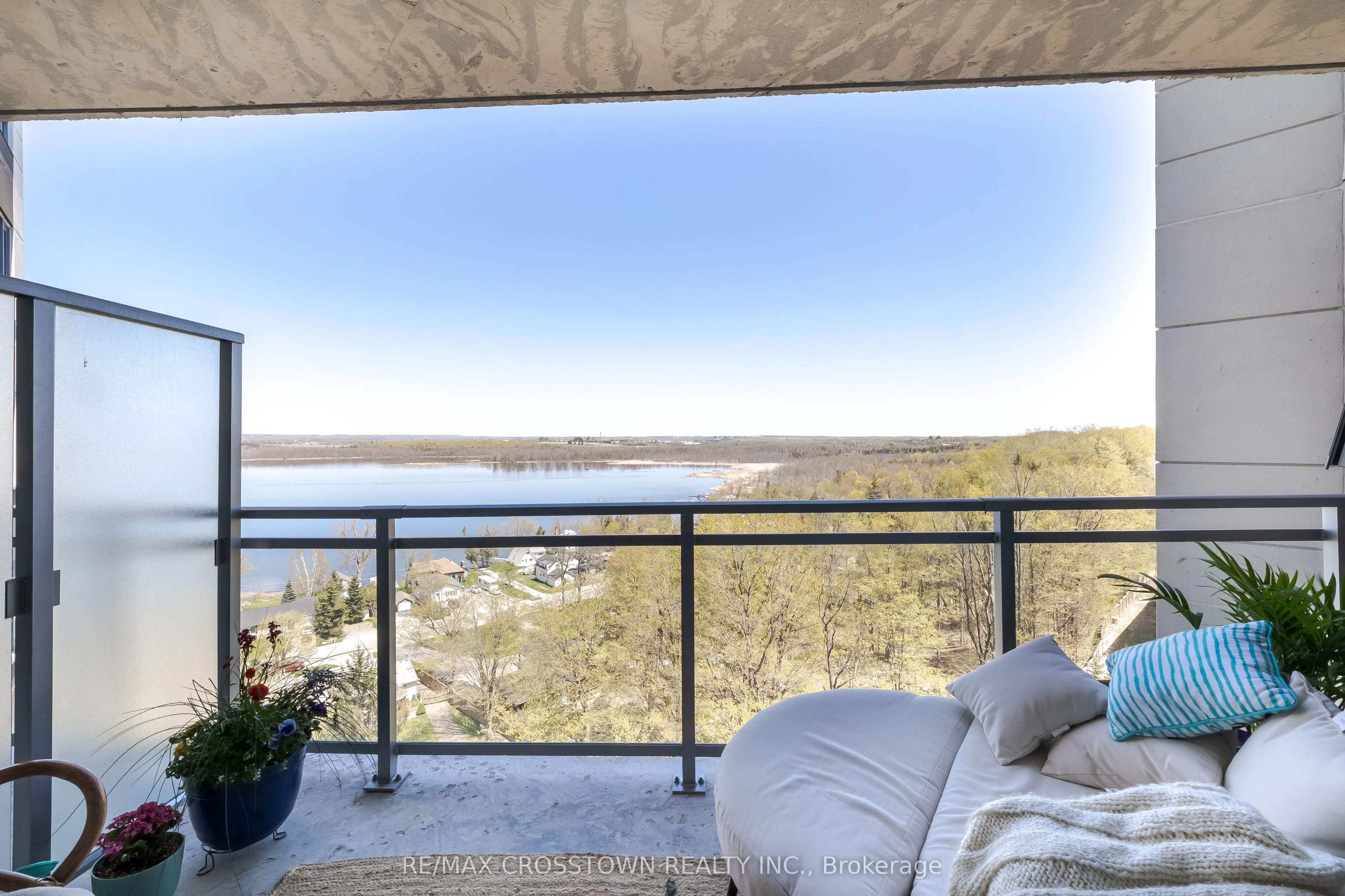 56 Lakeside Terrace, #908