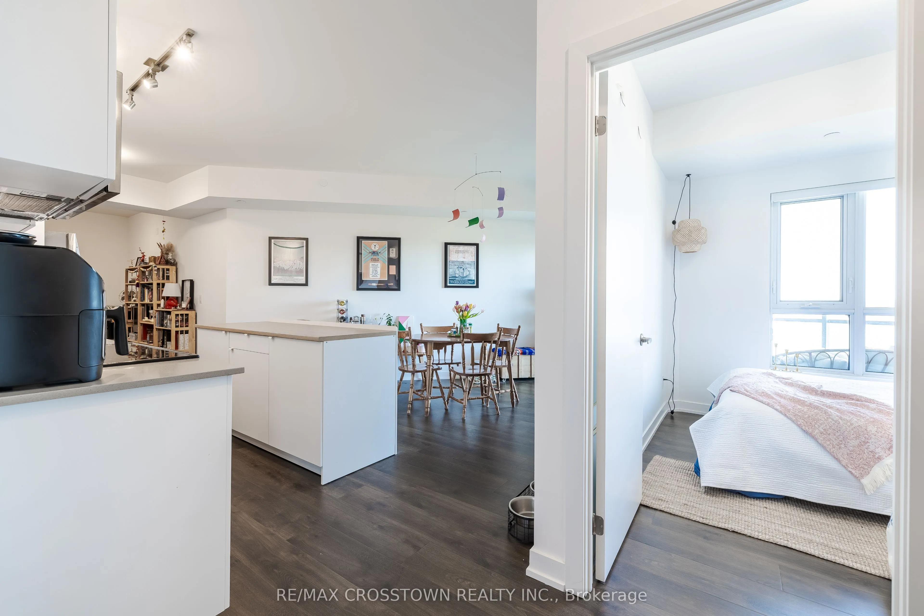 56 Lakeside Terrace, #908