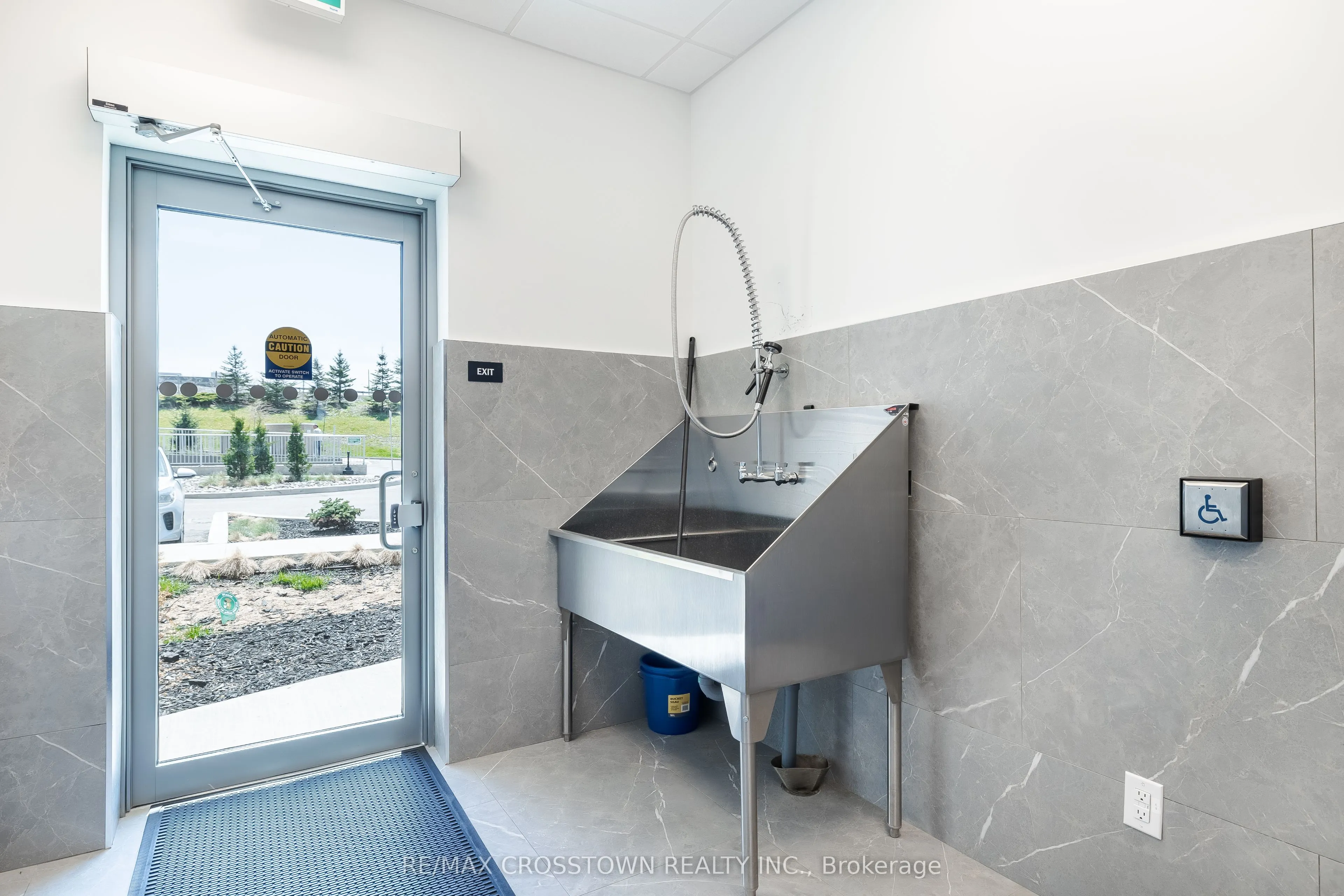 56 Lakeside Terrace, #908