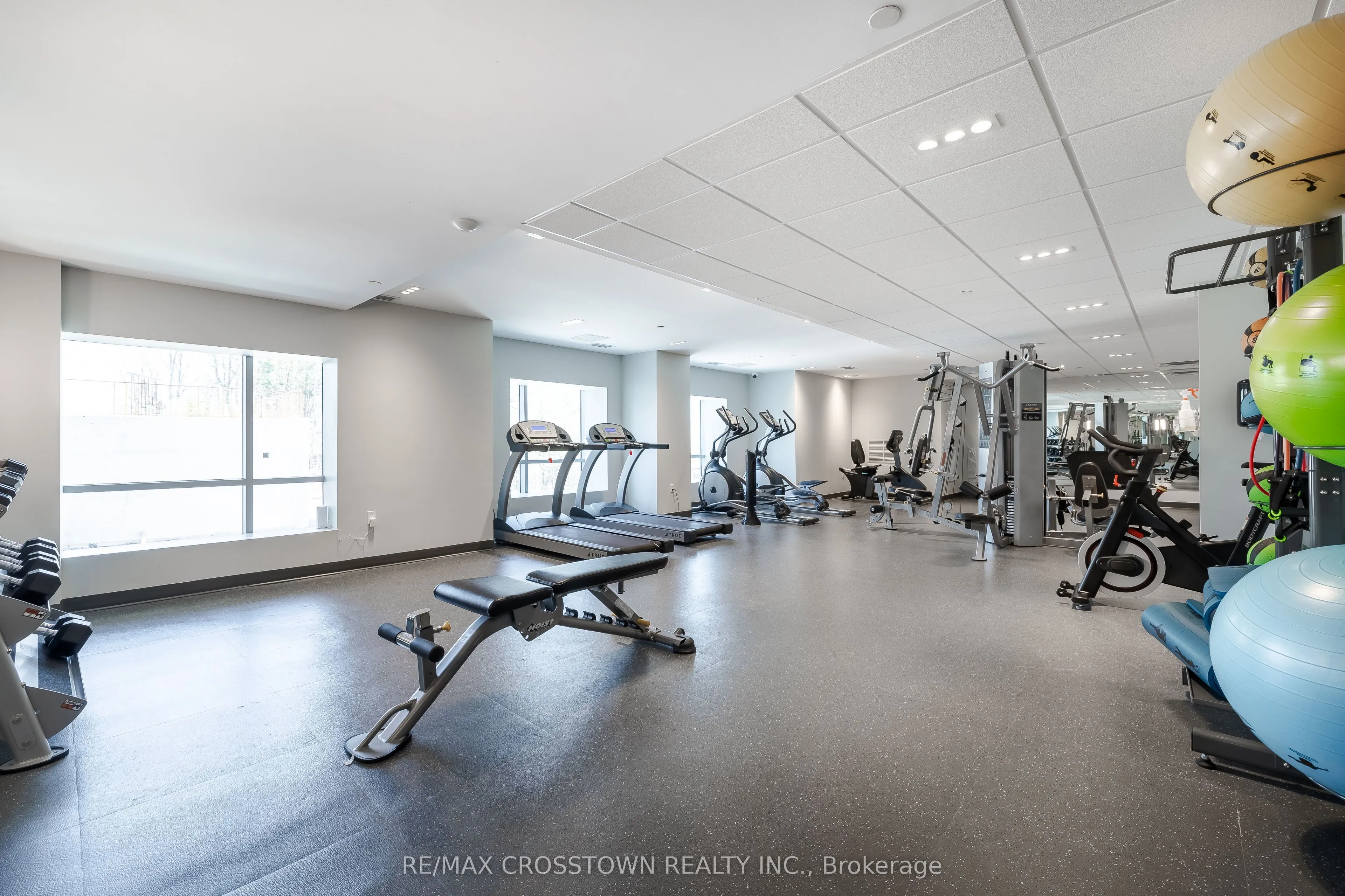 56 Lakeside Terrace, #908