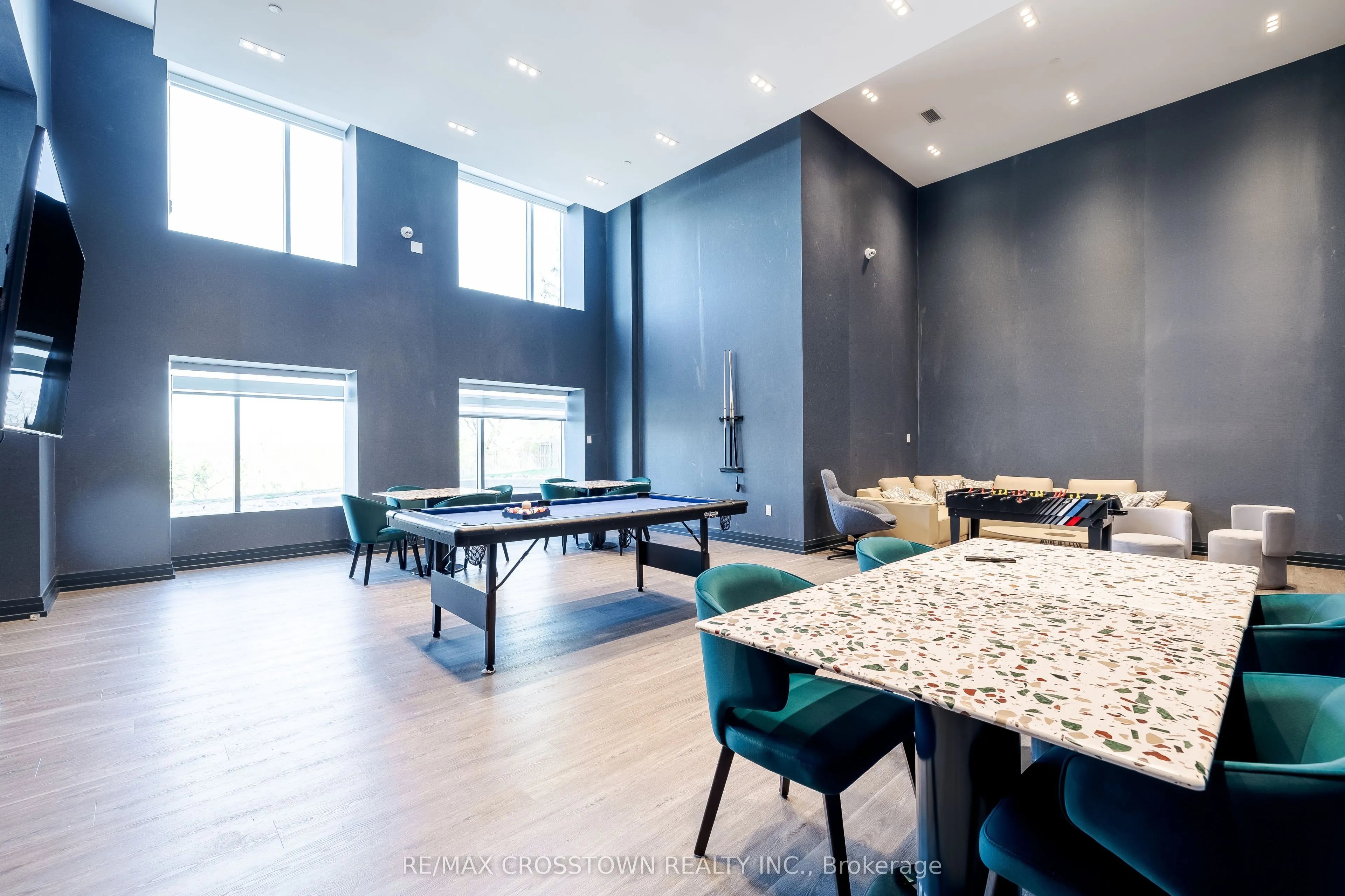 56 Lakeside Terrace, #908