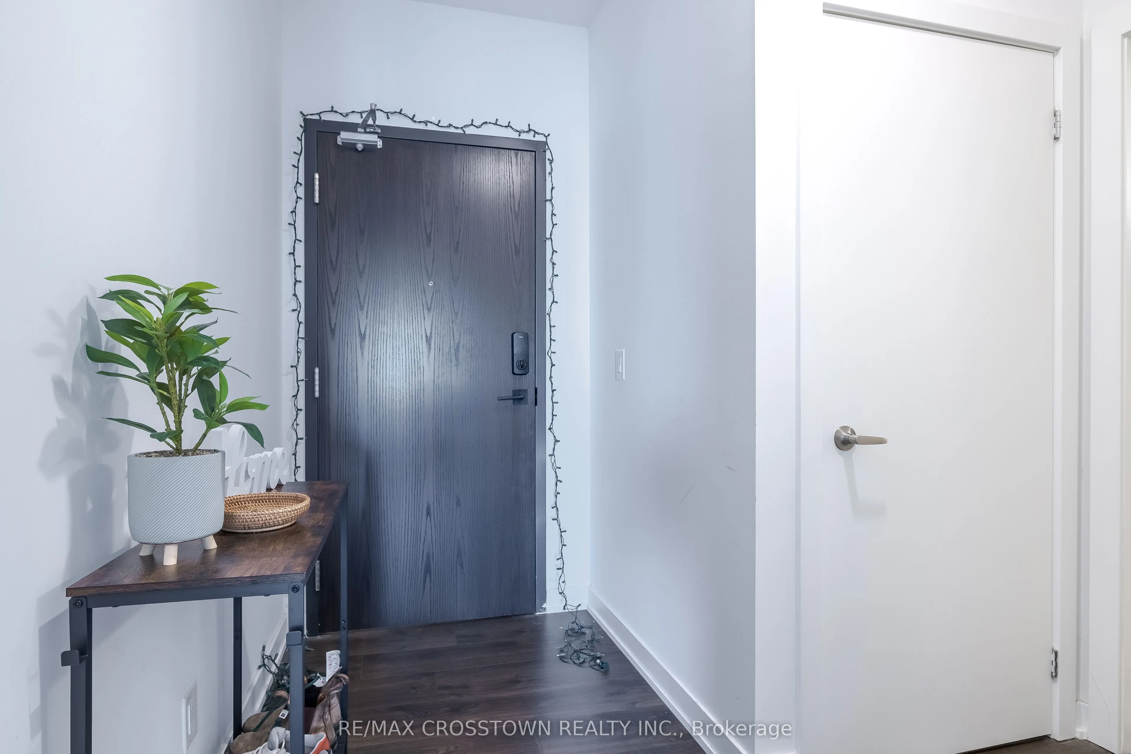 56 Lakeside Terrace, #908