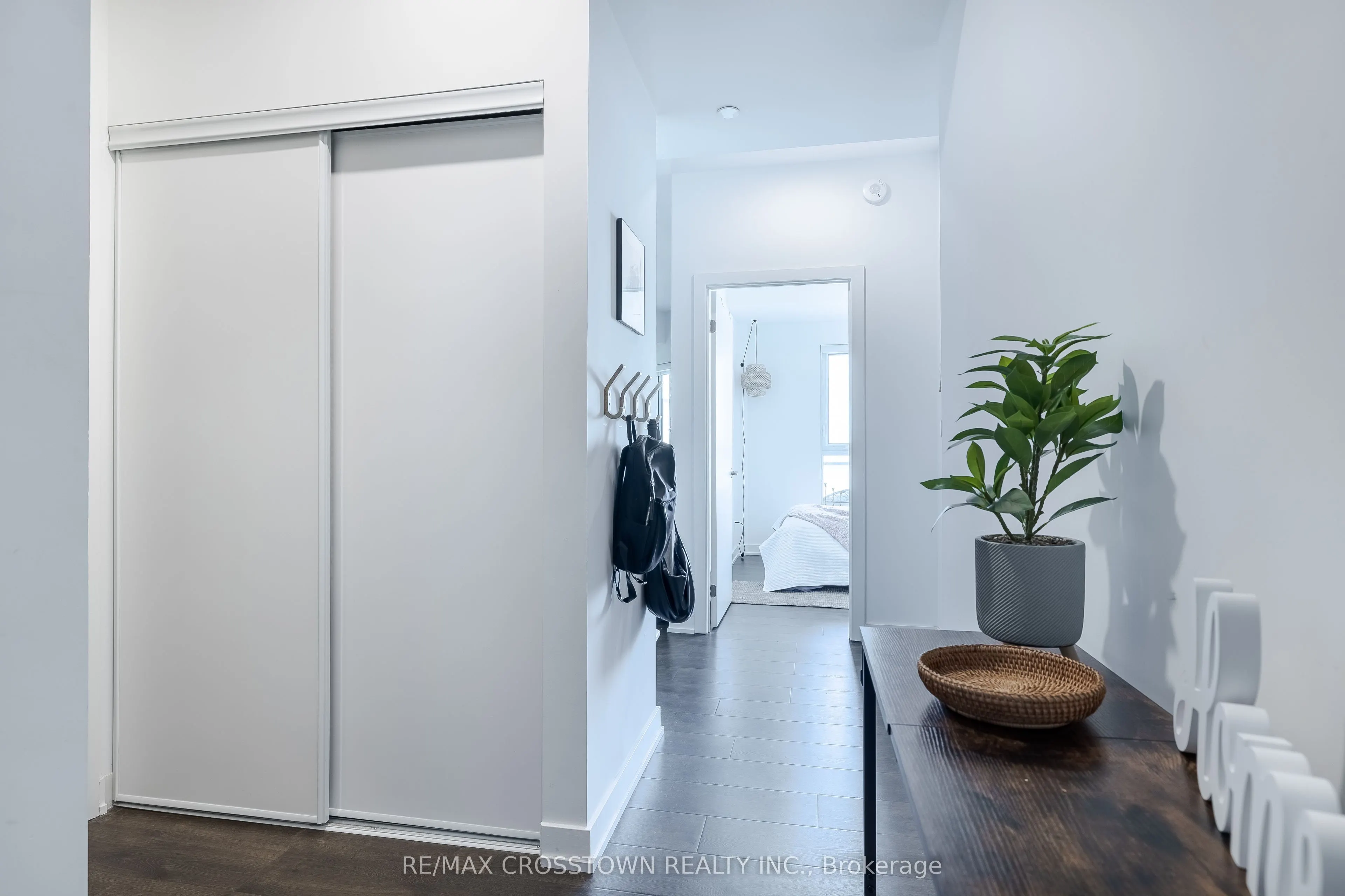 56 Lakeside Terrace, #908