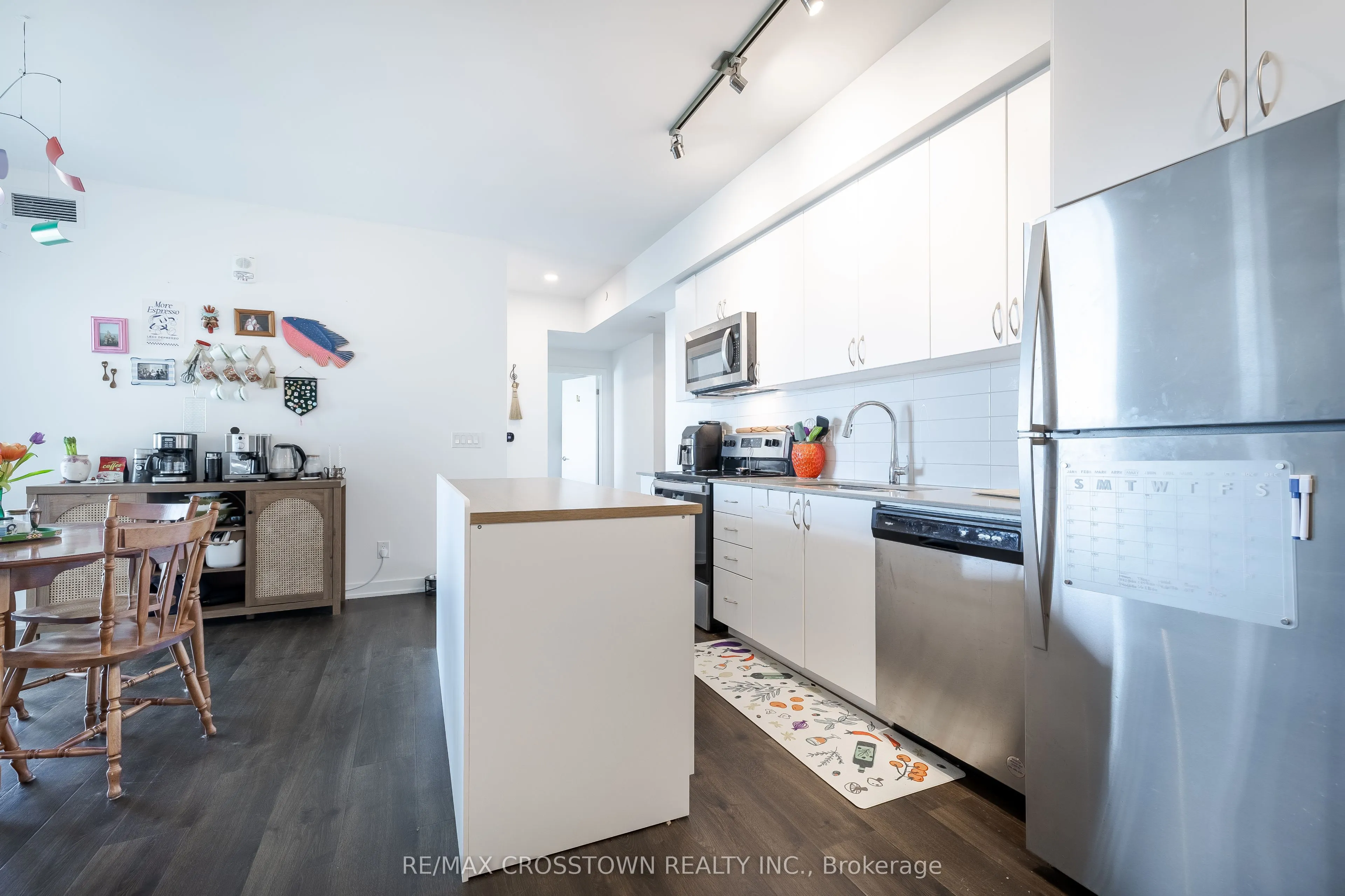 56 Lakeside Terrace, #908