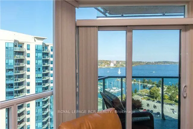 37 Ellen Street, #1403