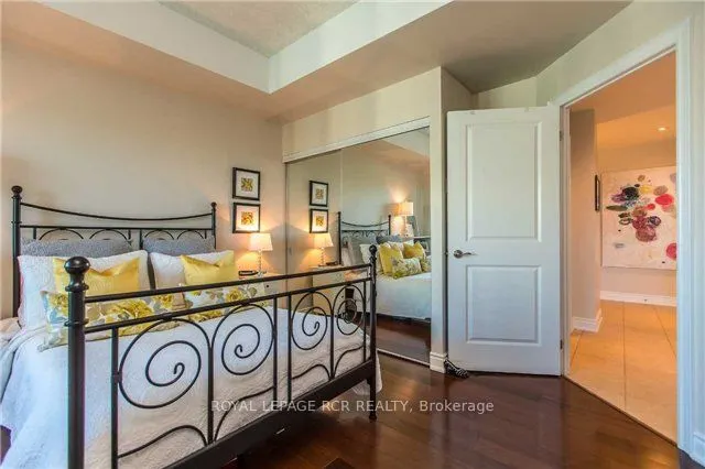 37 Ellen Street, #1403