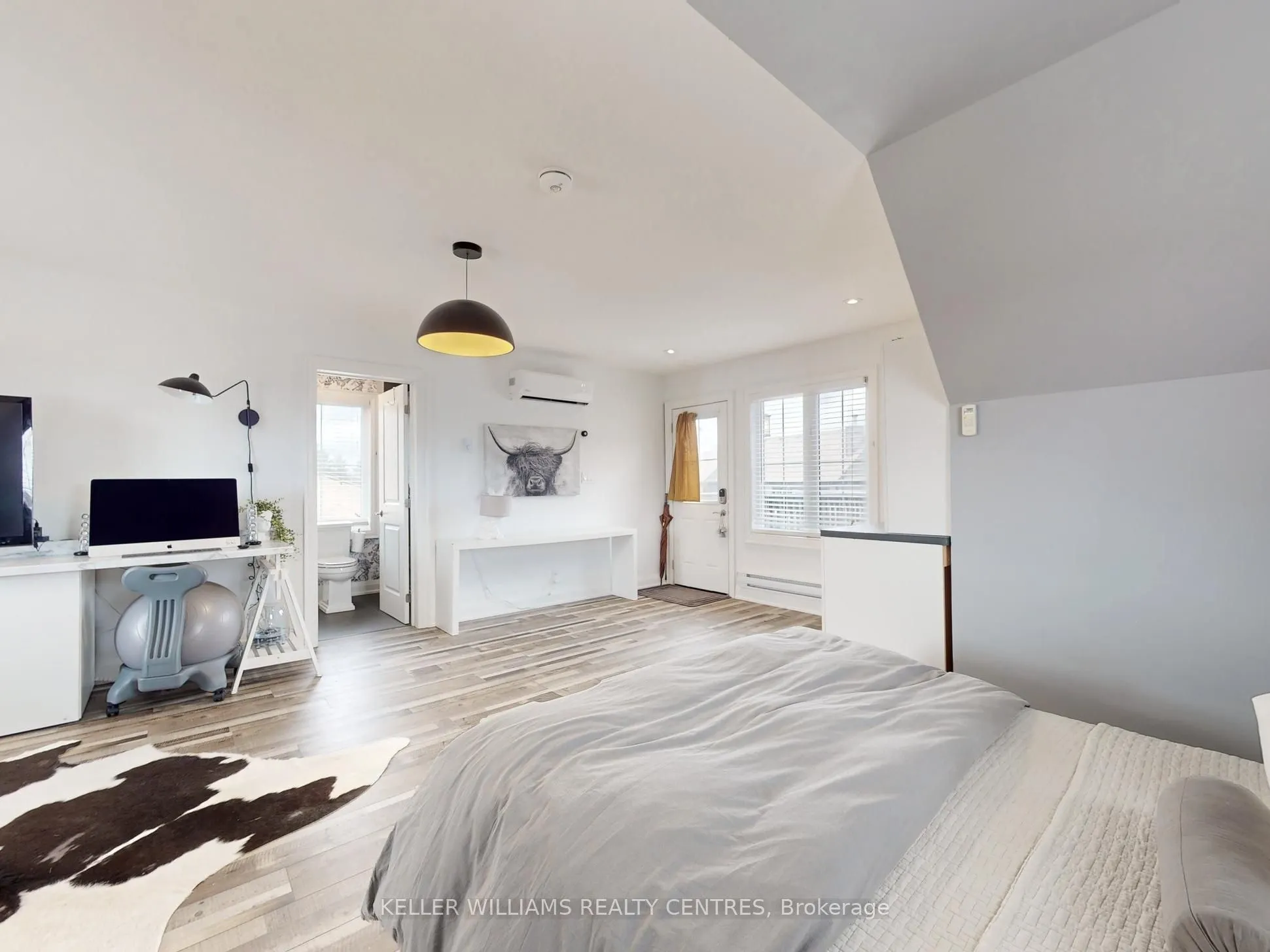 2 Thoroughbred Drive