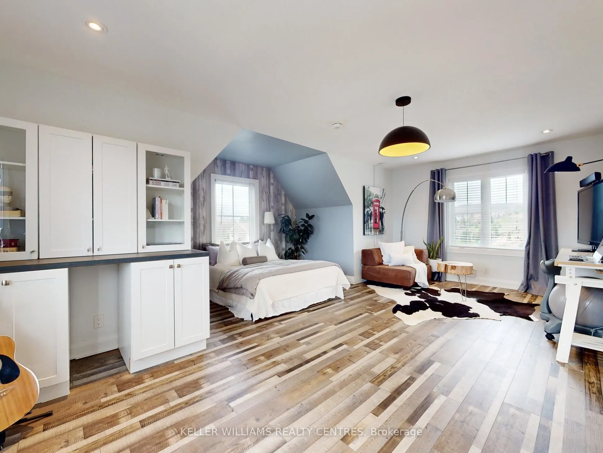 2 Thoroughbred Drive