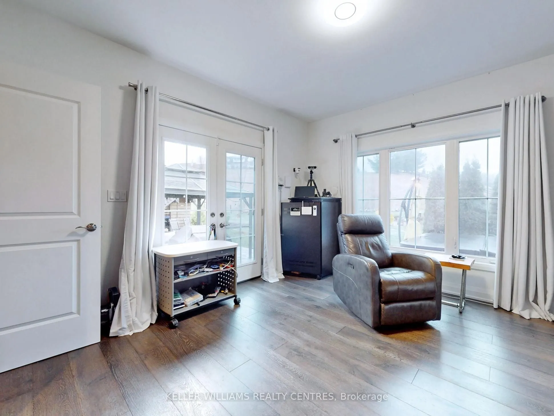 2 Thoroughbred Drive