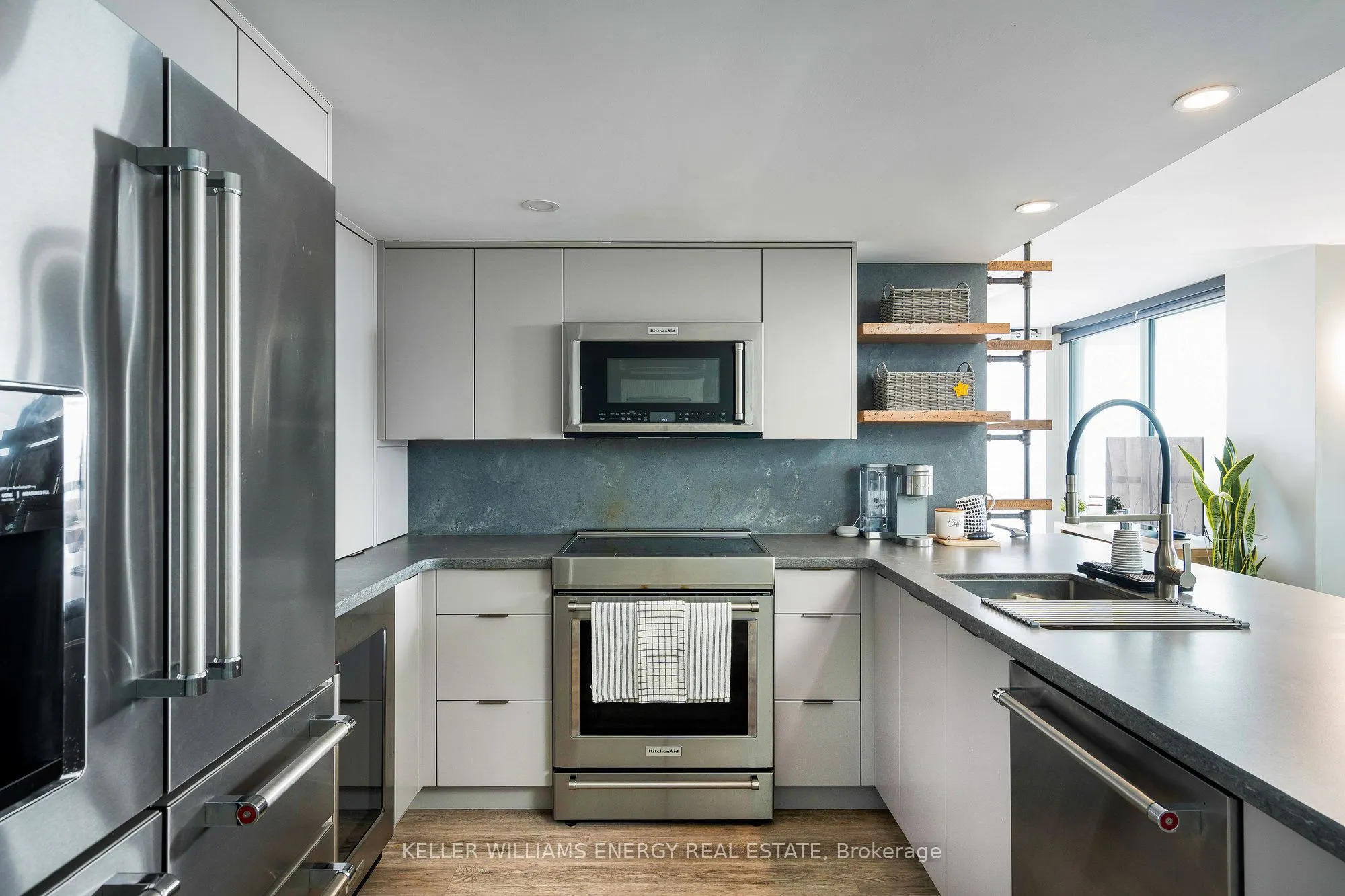 24 Ramblings Way, #901