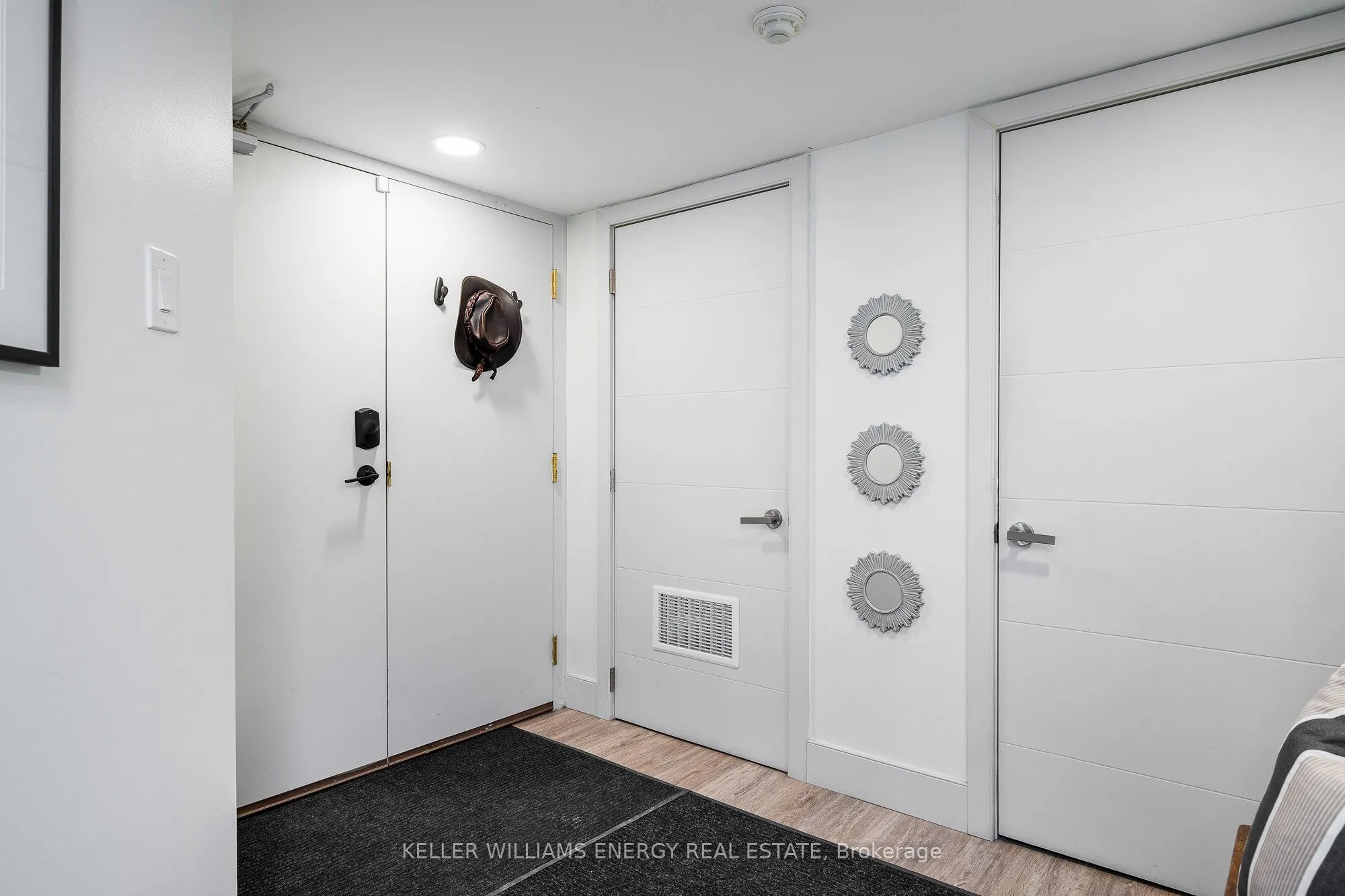 24 Ramblings Way, #901