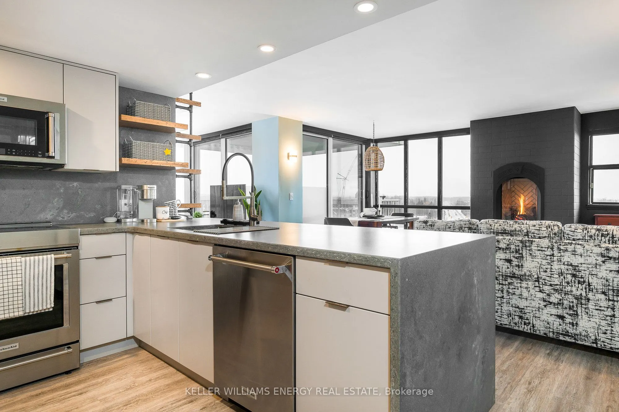 24 Ramblings Way, #901