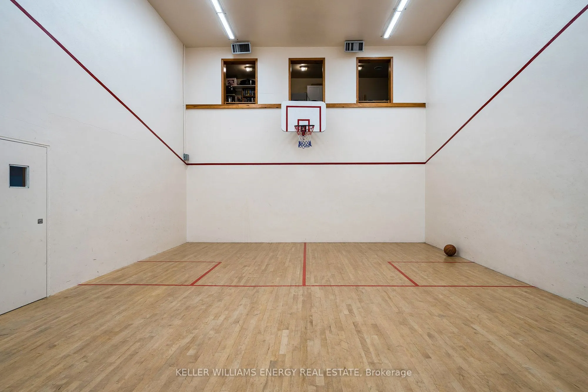 24 Ramblings Way, #901