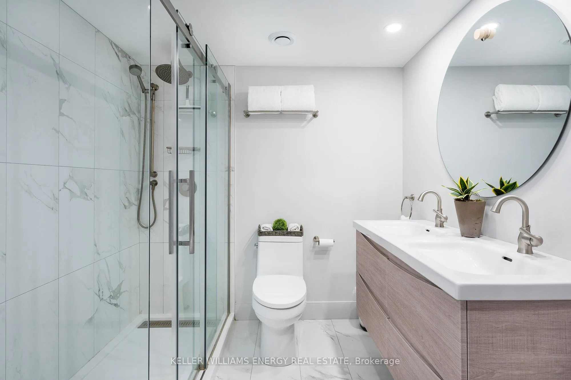 24 Ramblings Way, #901