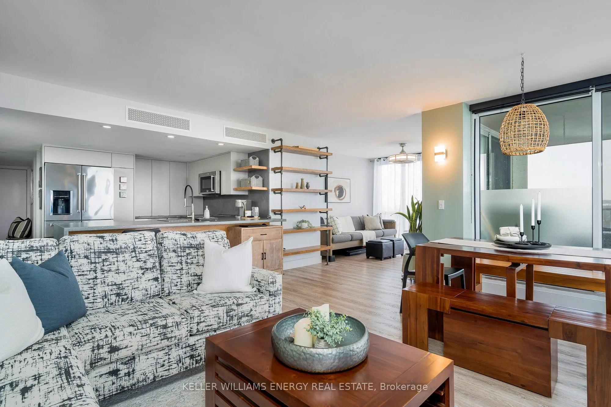 24 Ramblings Way, #901