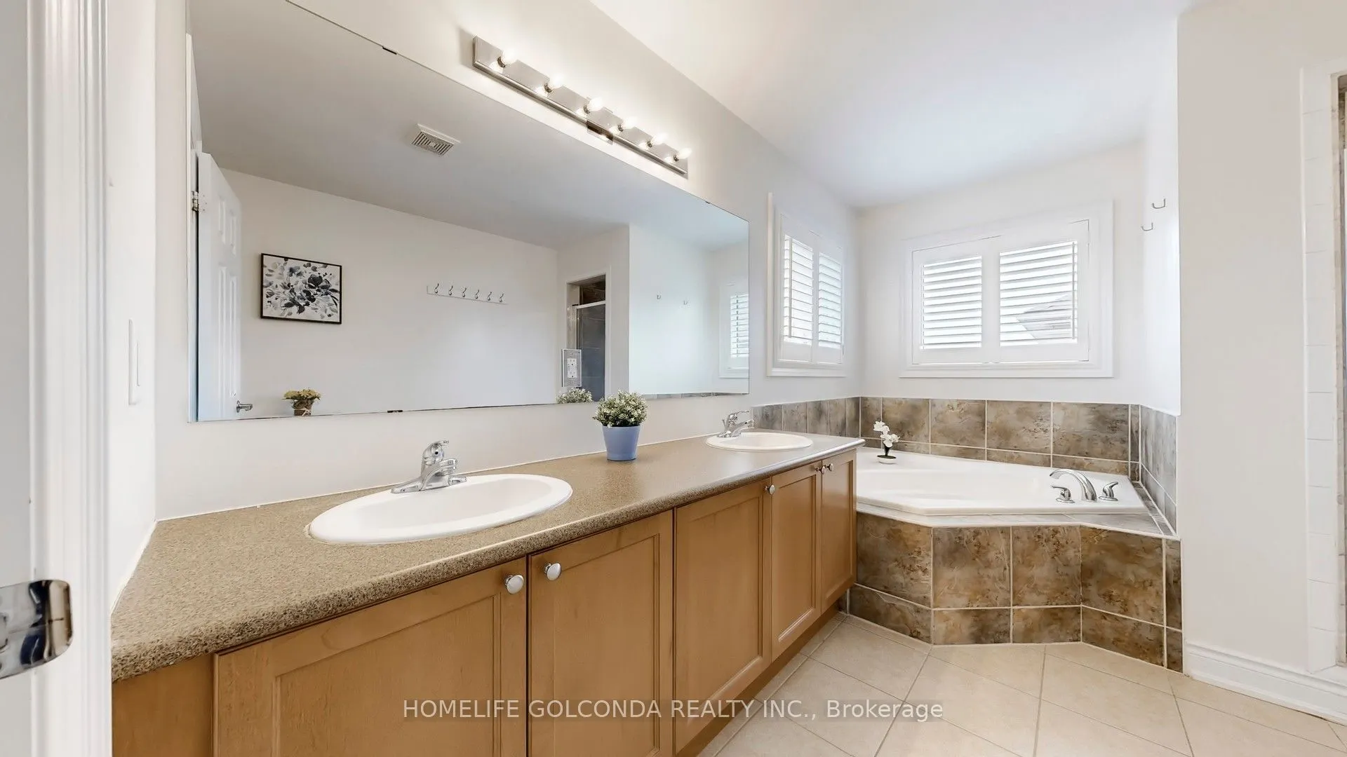 146 SANDRINGHAM Drive