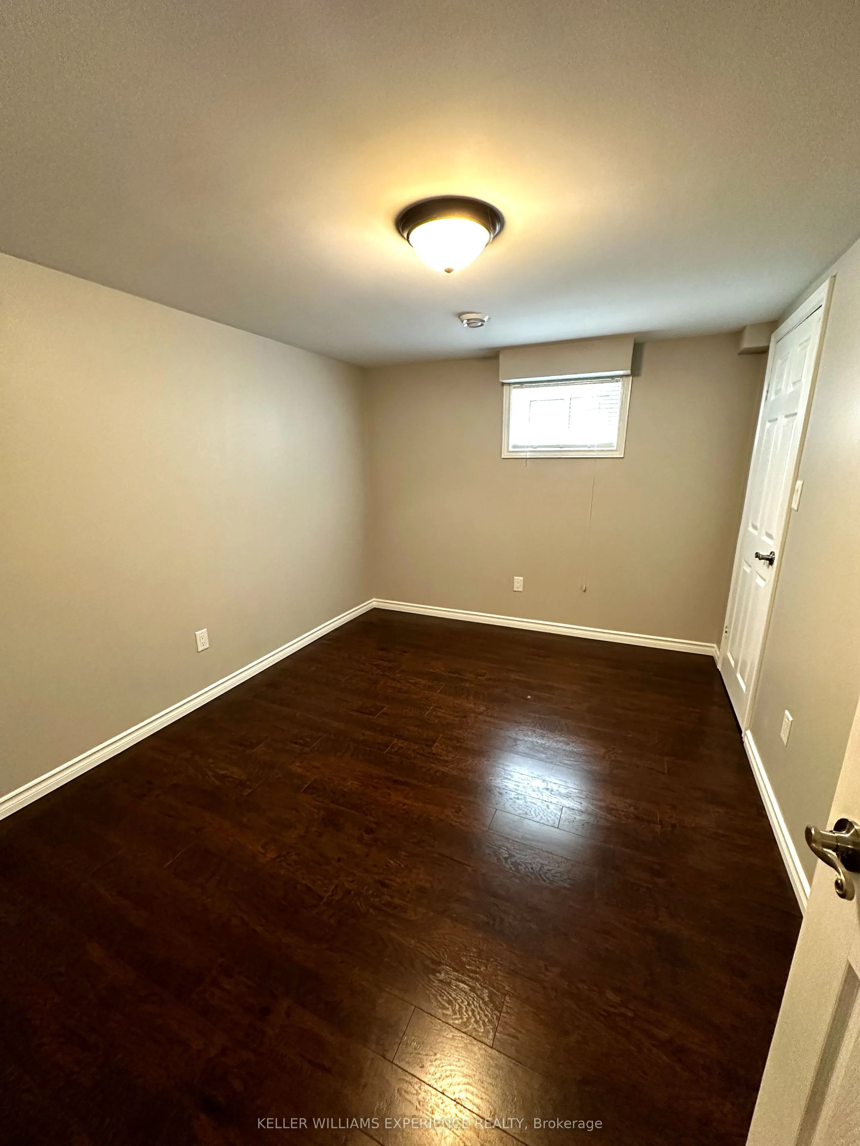 33 Daphne Crescent, #Lower