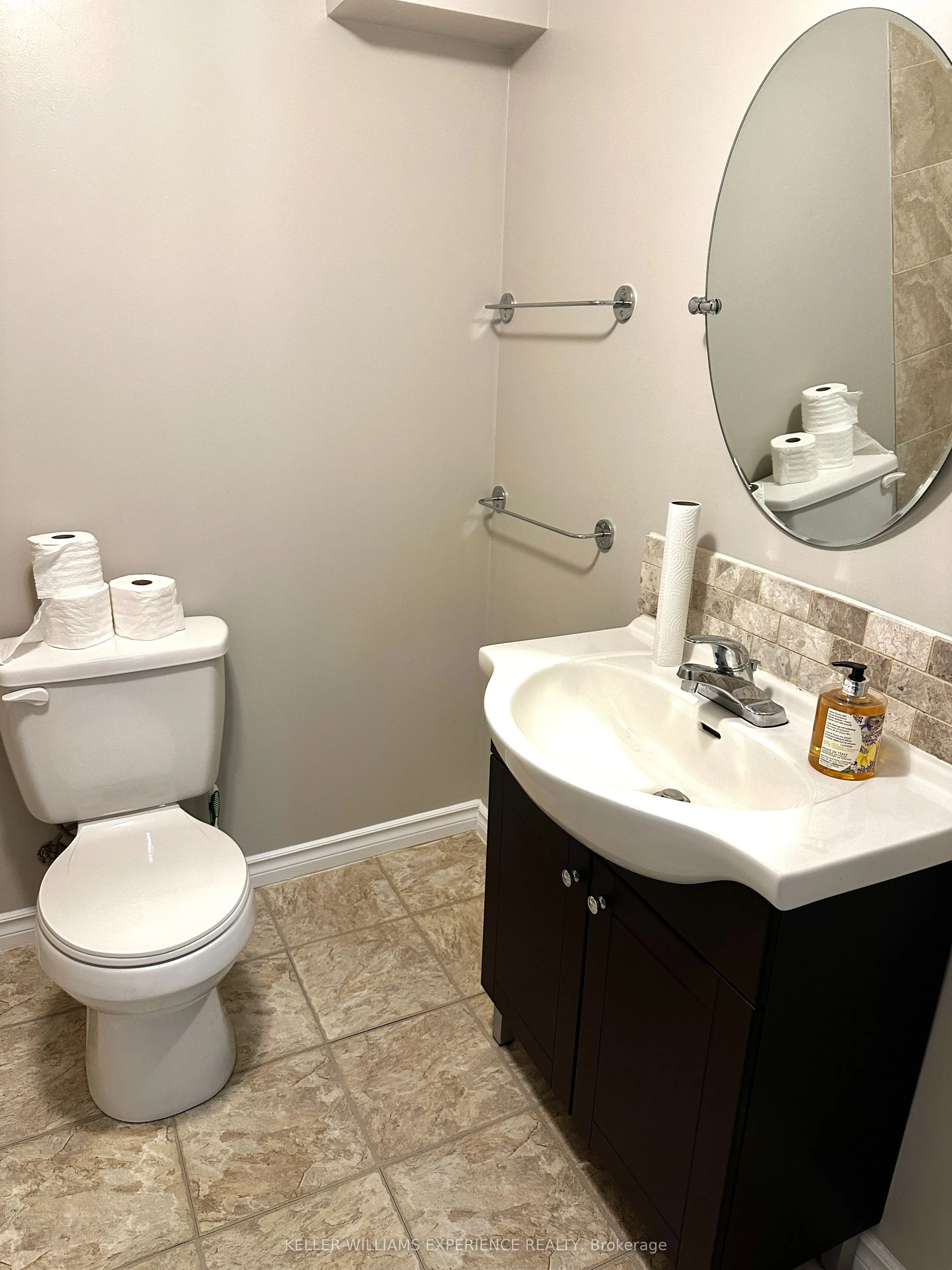 33 Daphne Crescent, #Lower