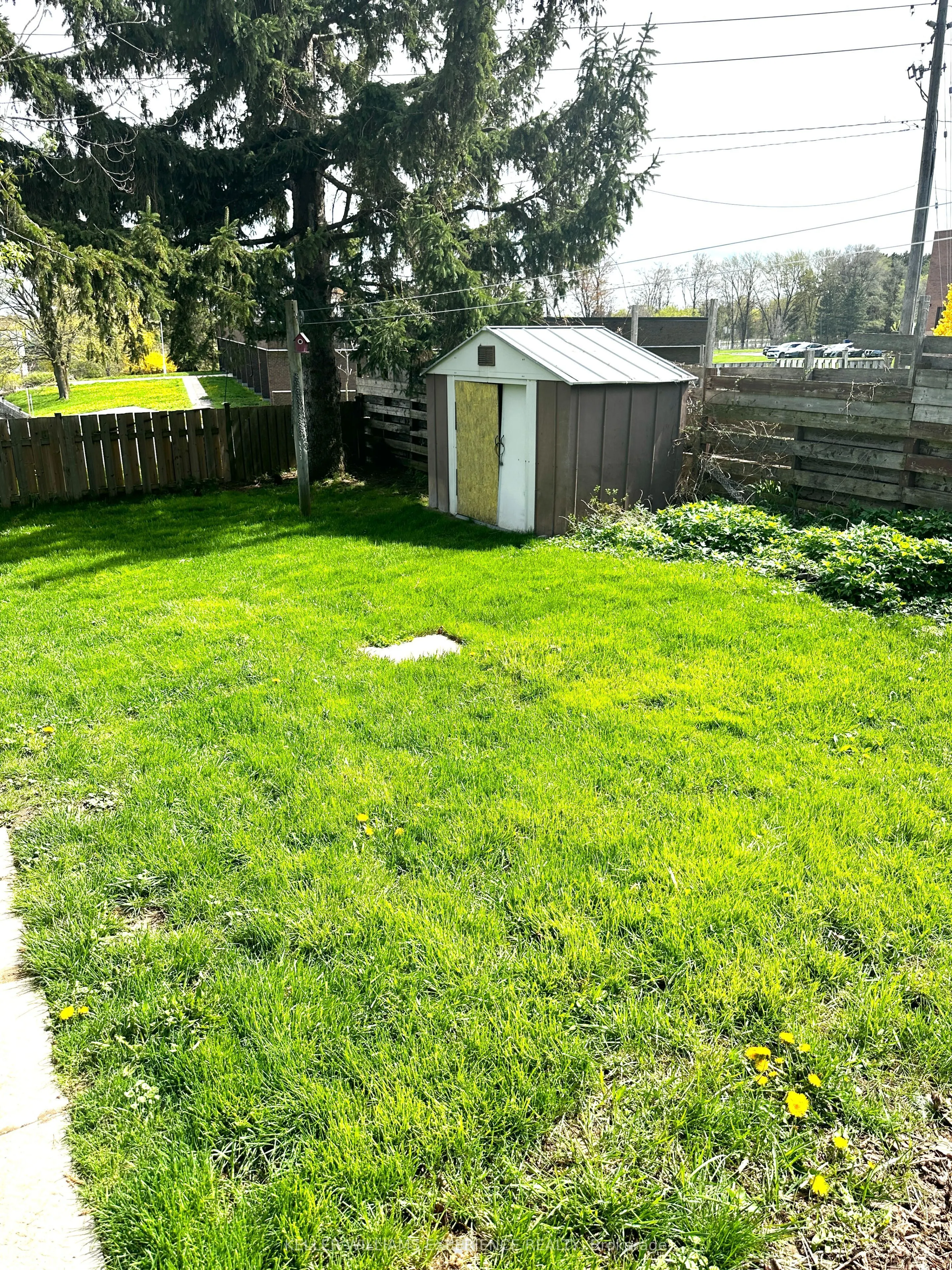 33 Daphne Crescent, #Lower