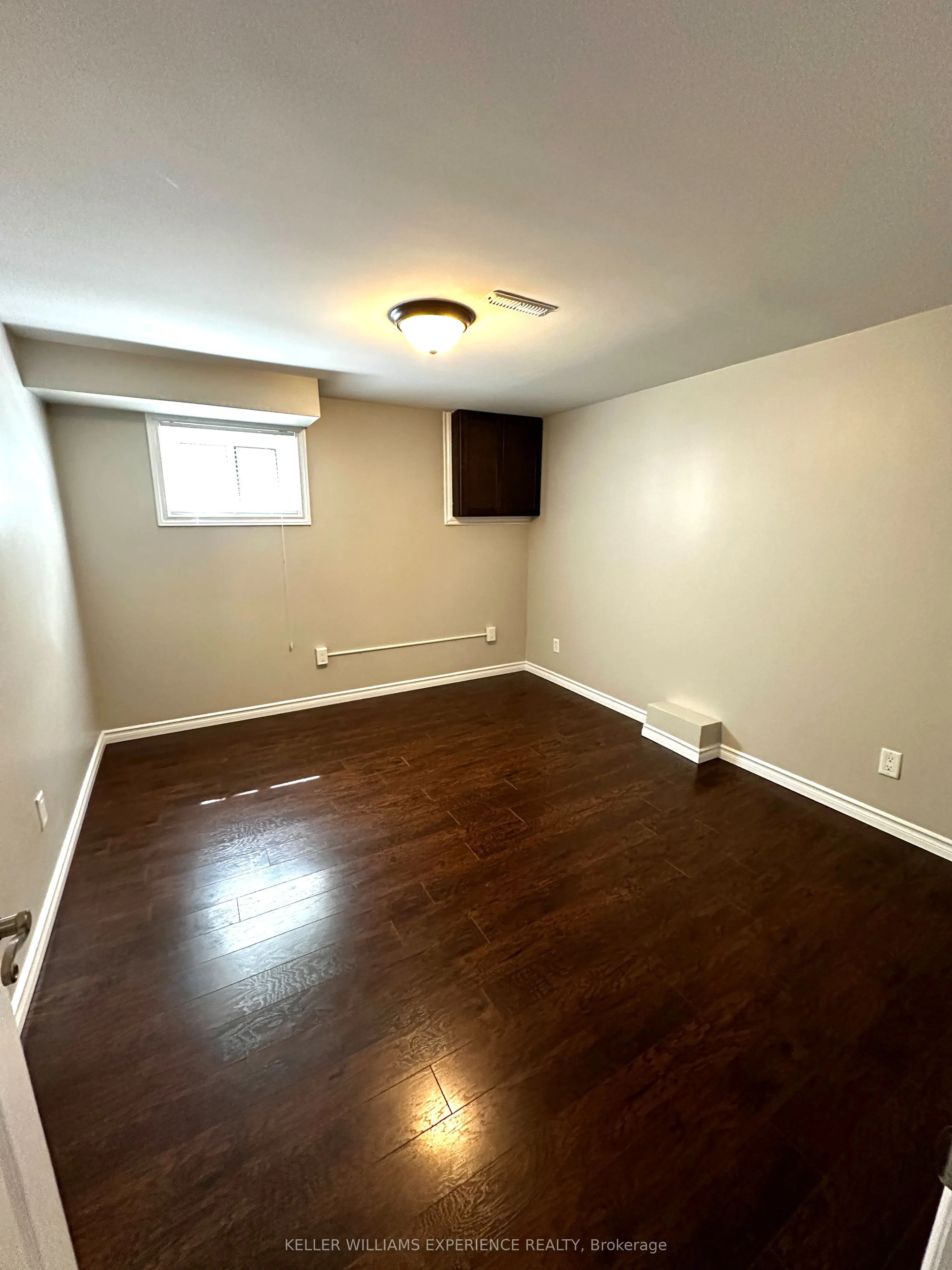 33 Daphne Crescent, #Lower