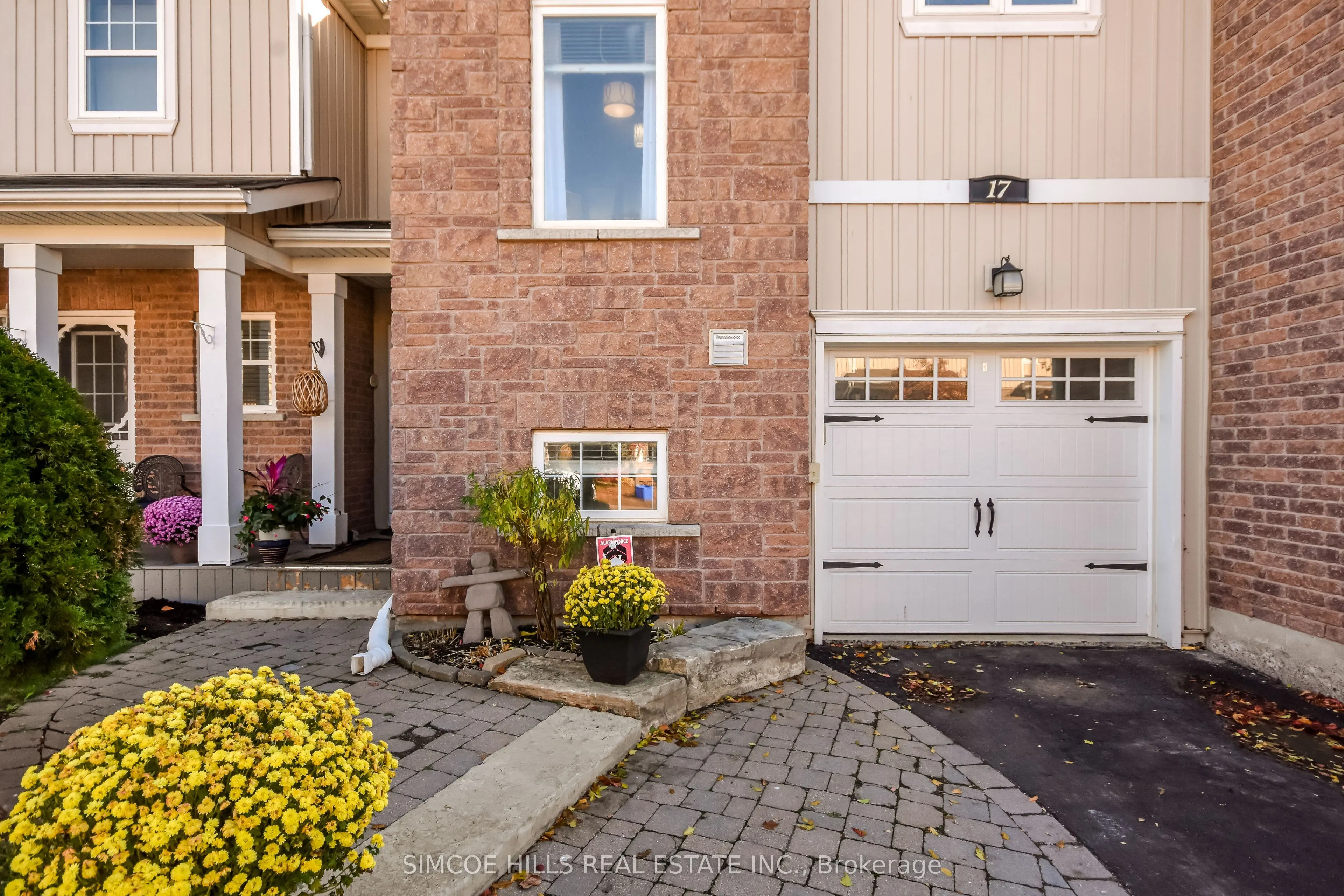 800 West Ridge Boulevard, #17