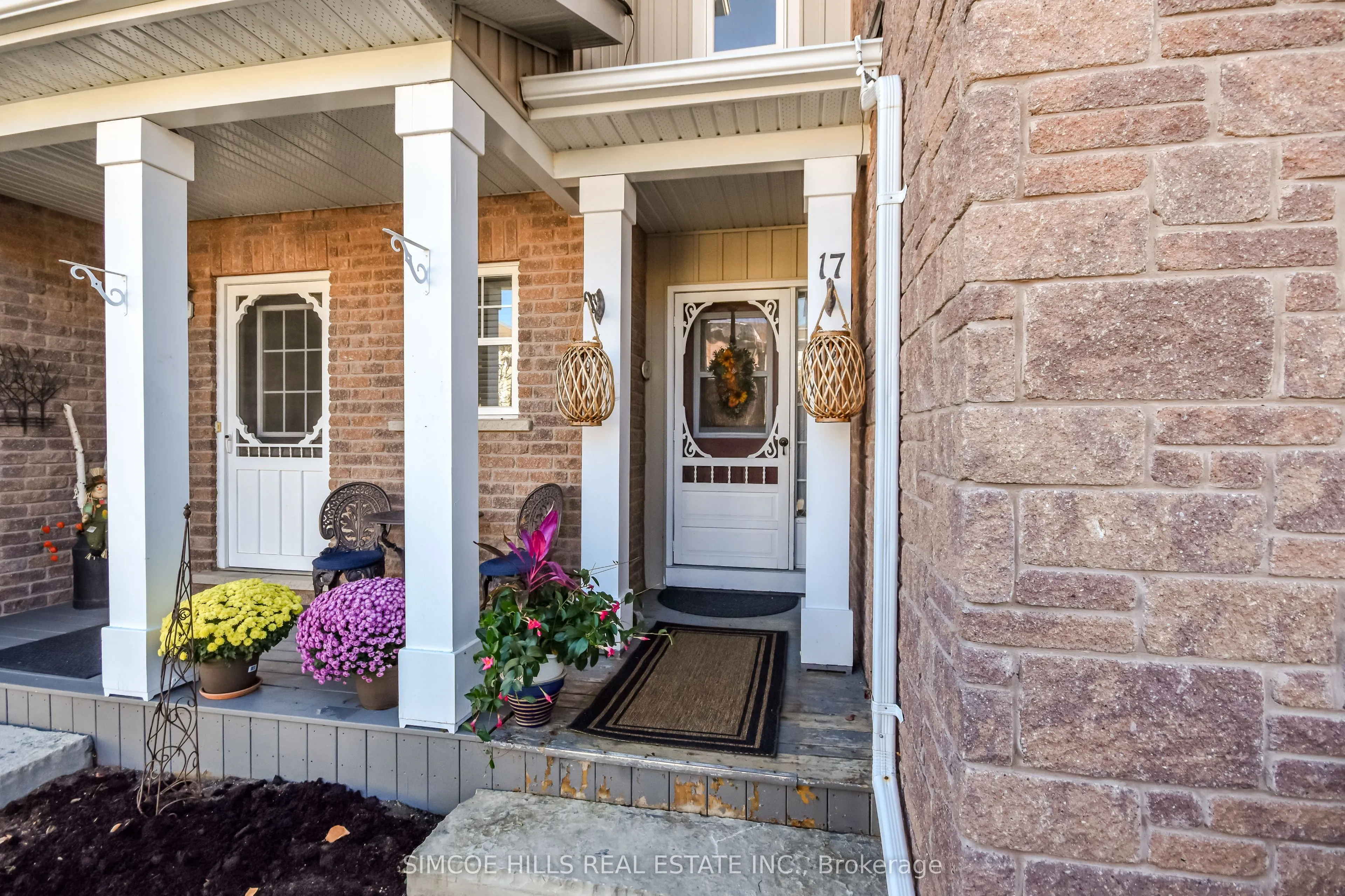 800 West Ridge Boulevard, #17