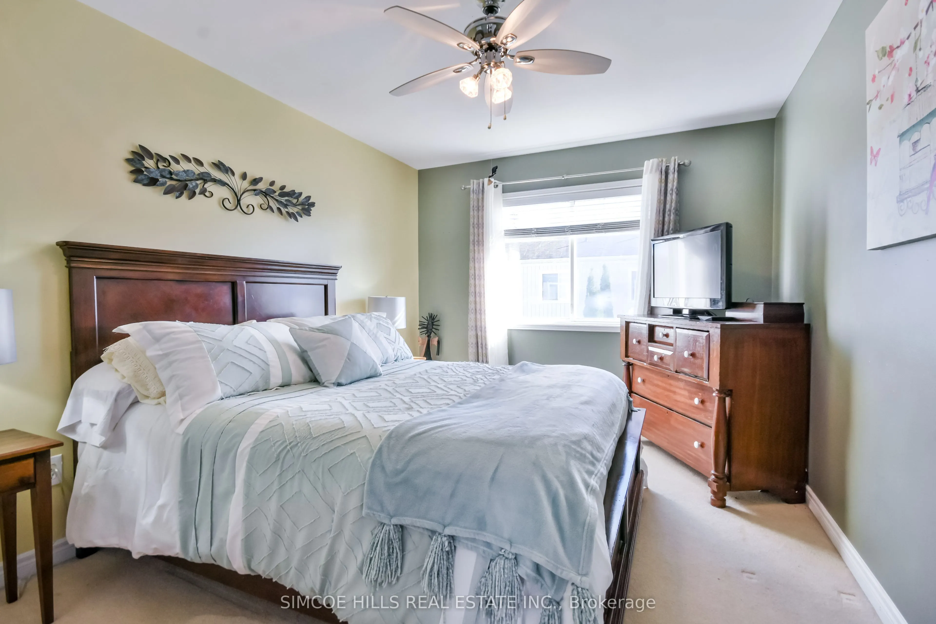 800 West Ridge Boulevard, #17