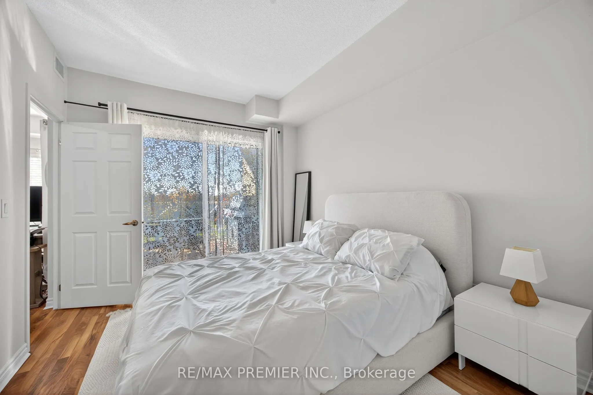 354 Atherley Road, #414