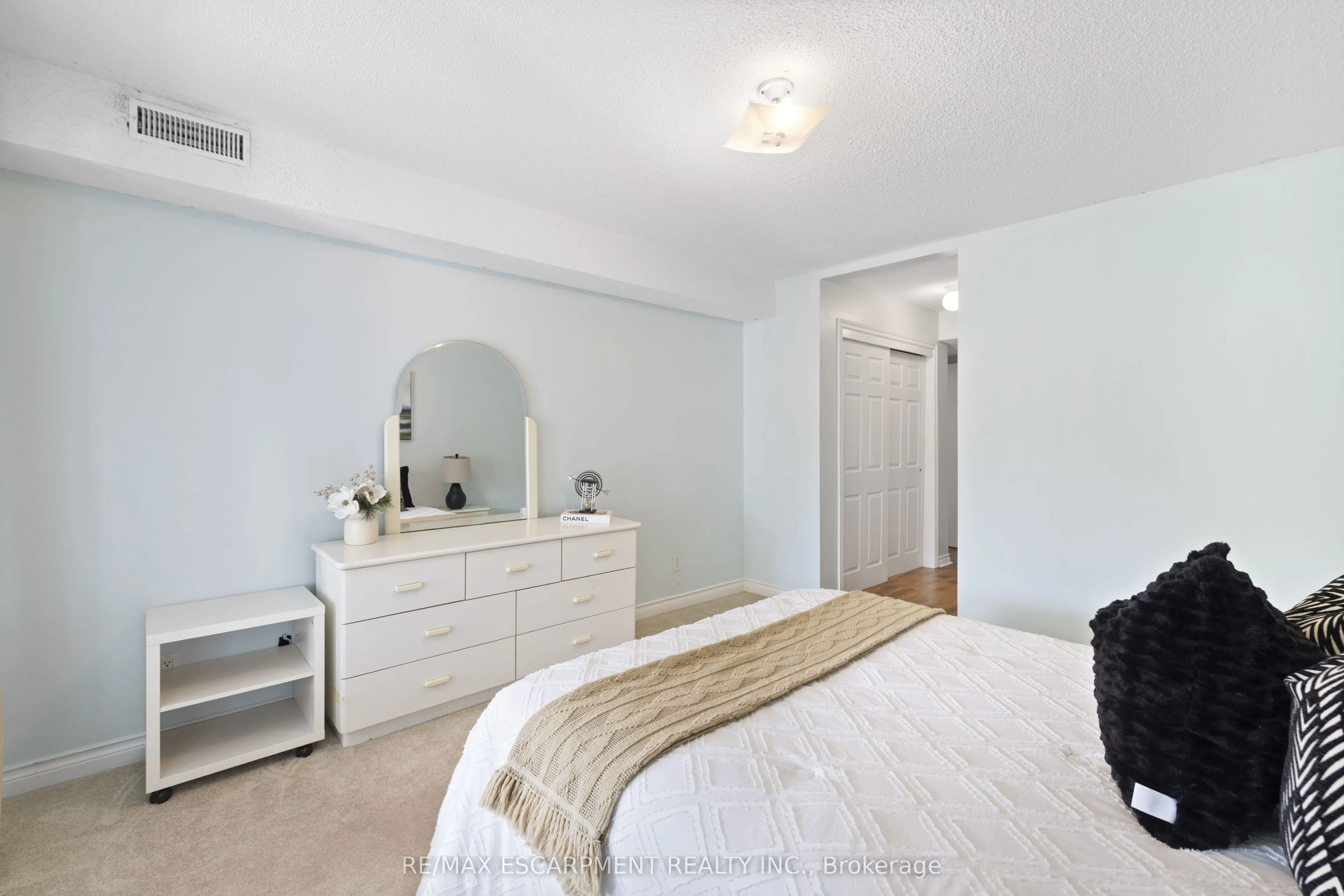 20 Mulligan Lane, #8