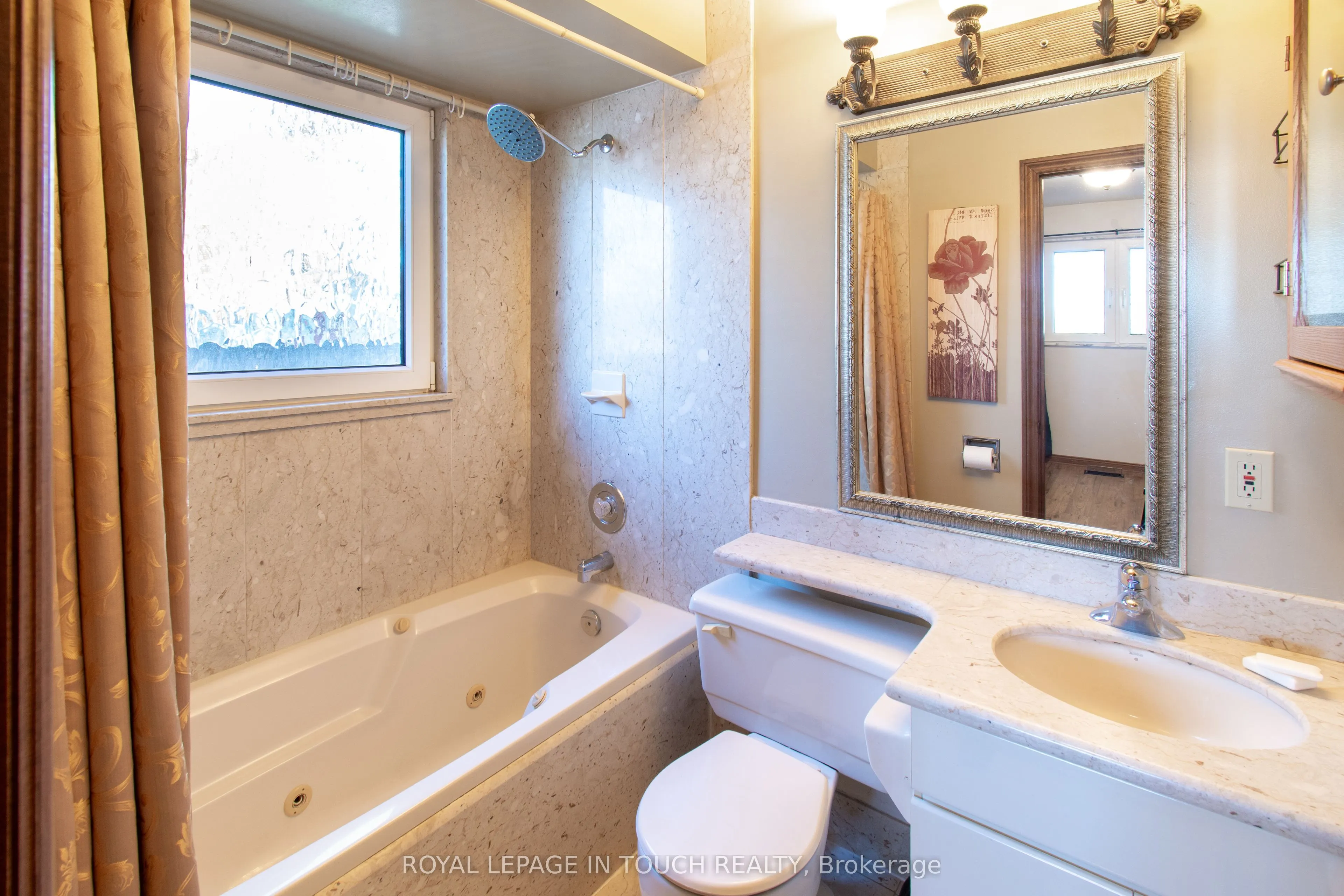 21 Robins Point Road