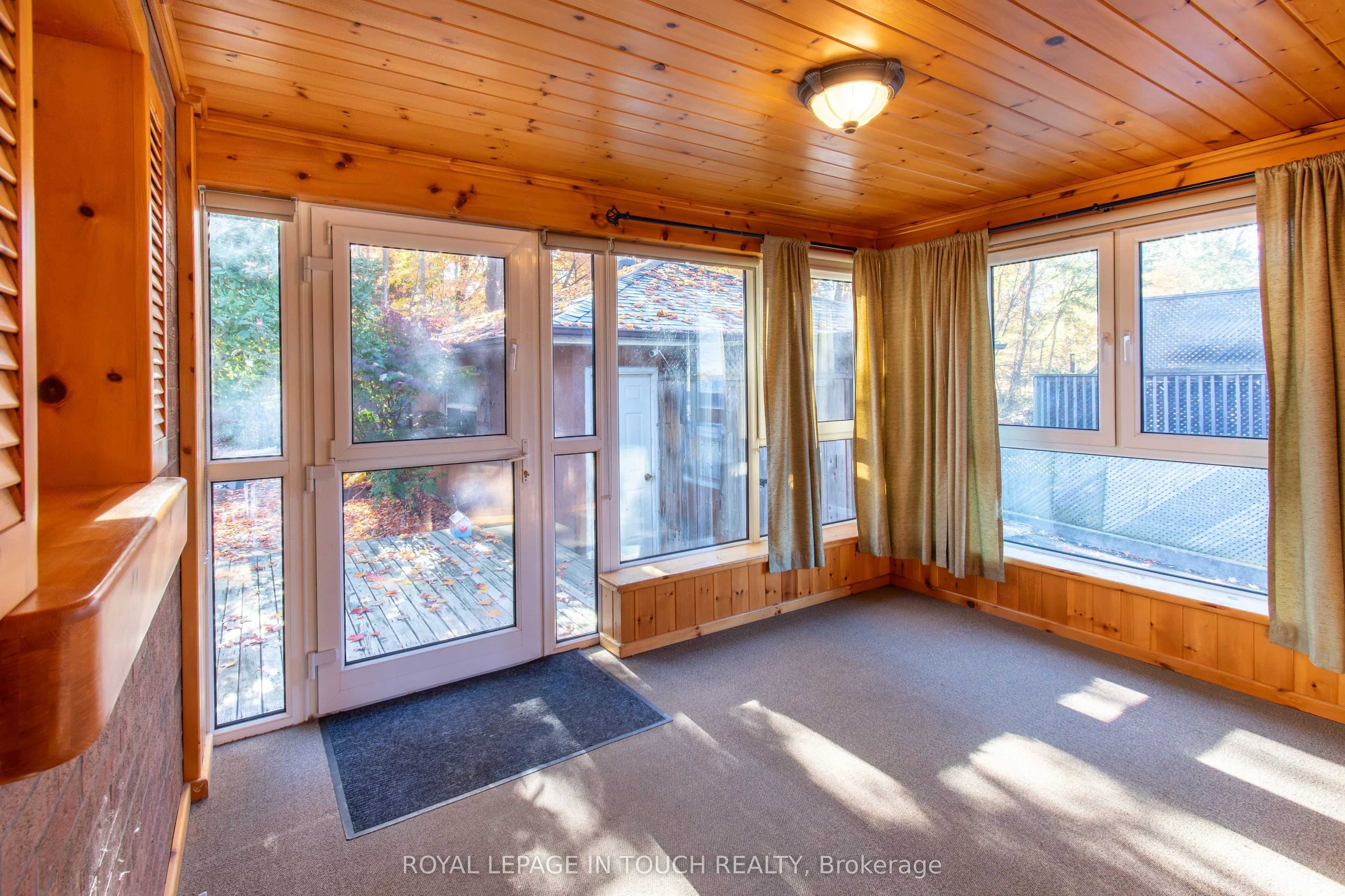 21 Robins Point Road