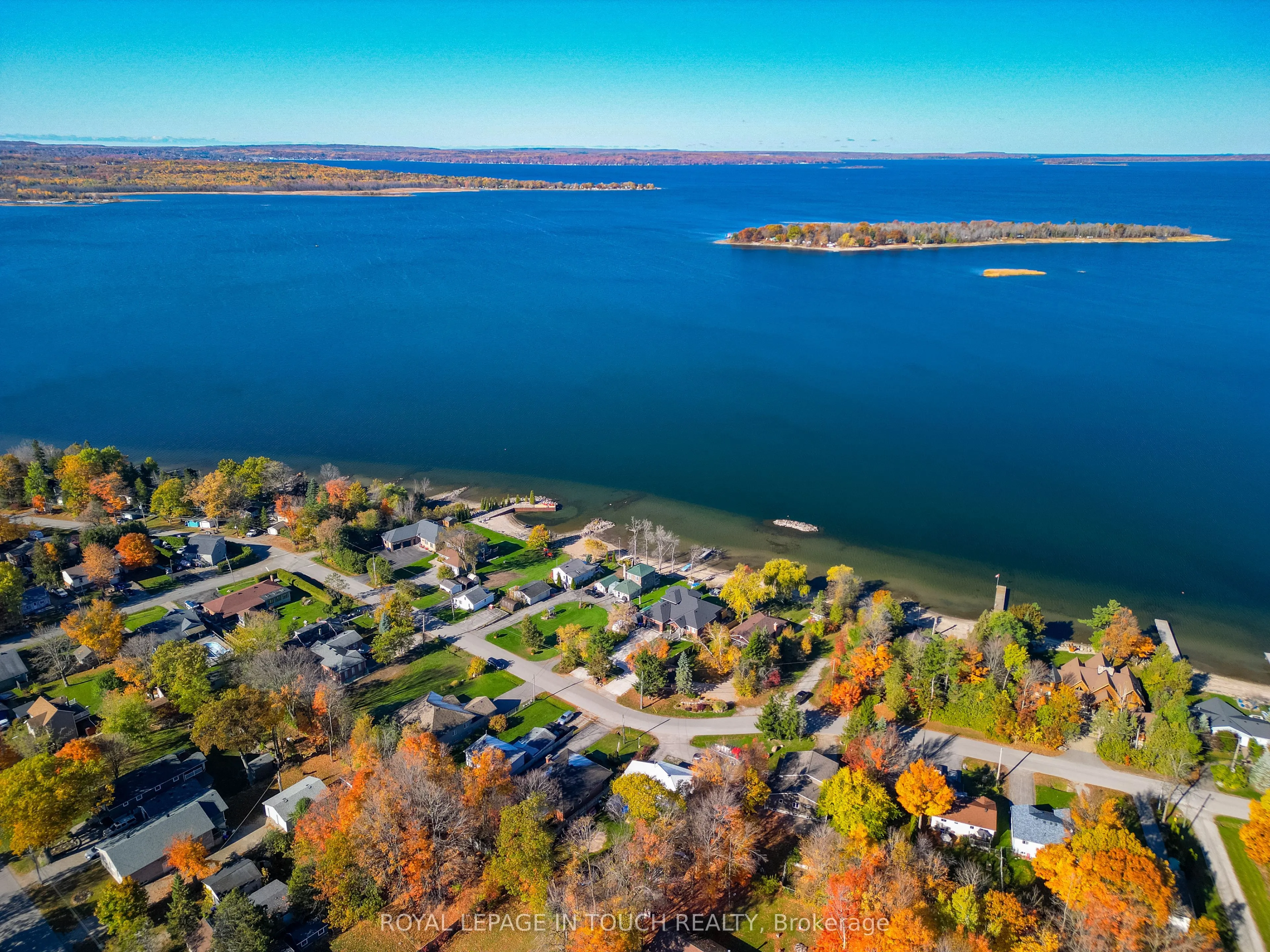 21 Robins Point Road