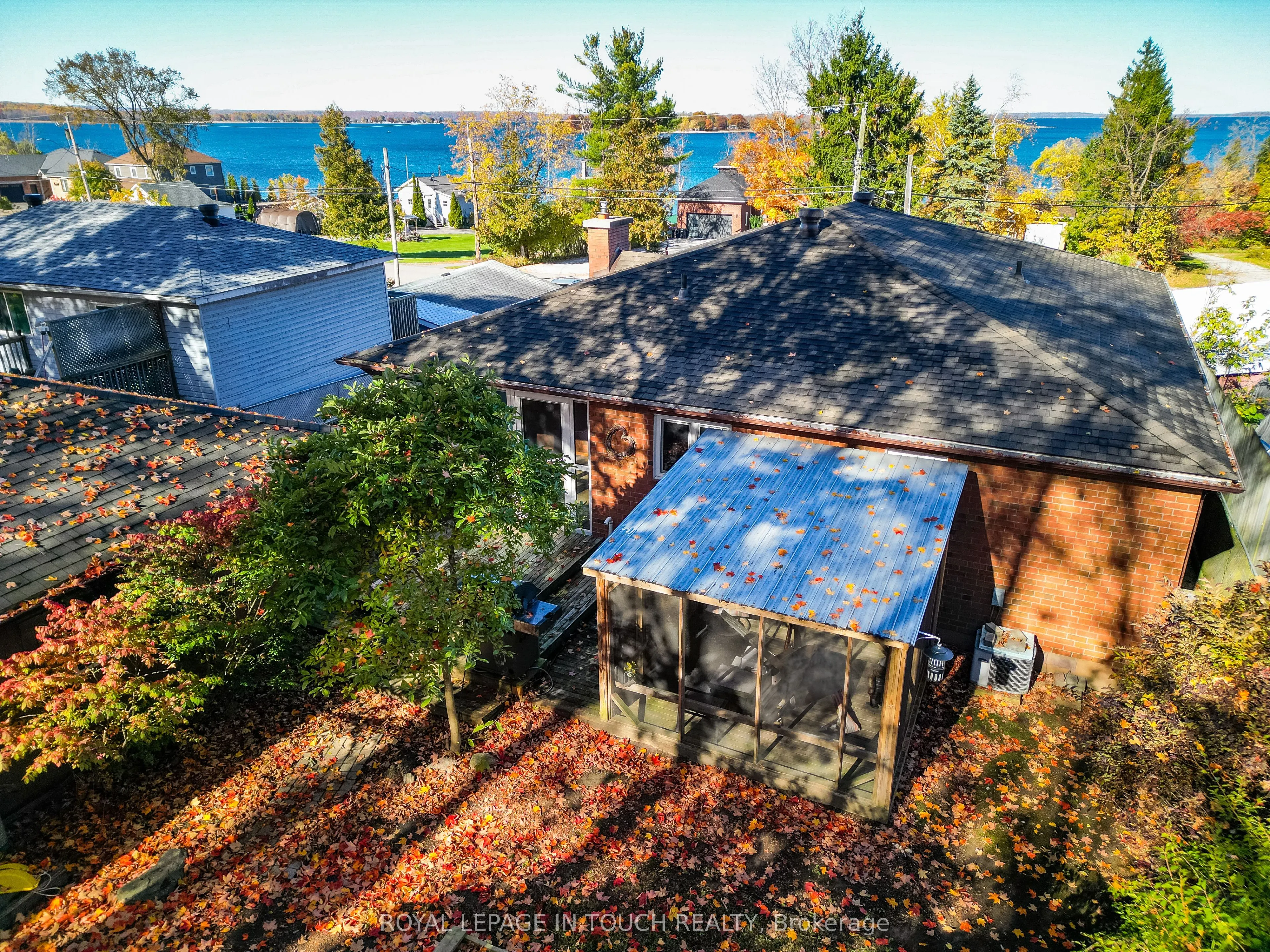 21 Robins Point Road