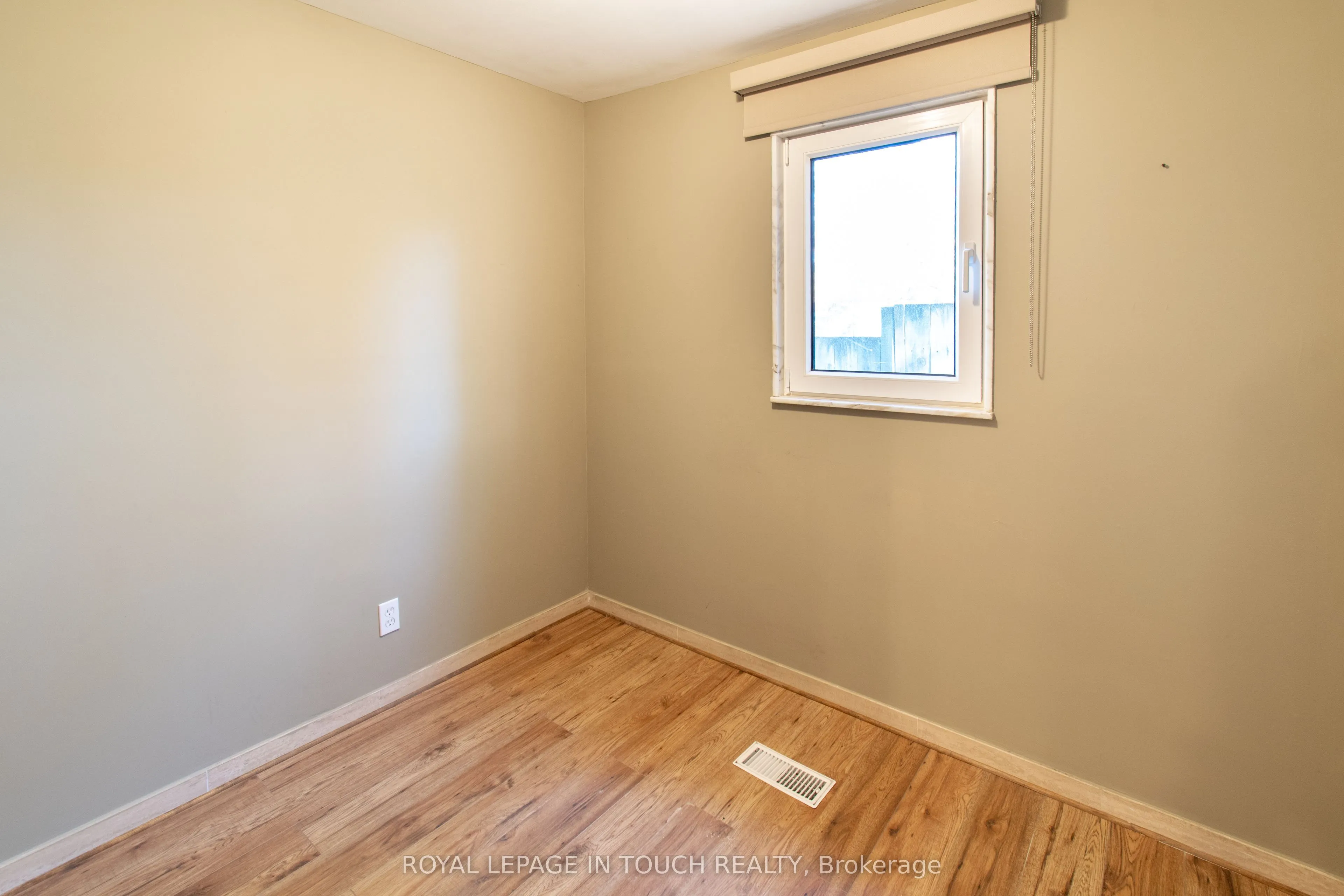 21 Robins Point Road