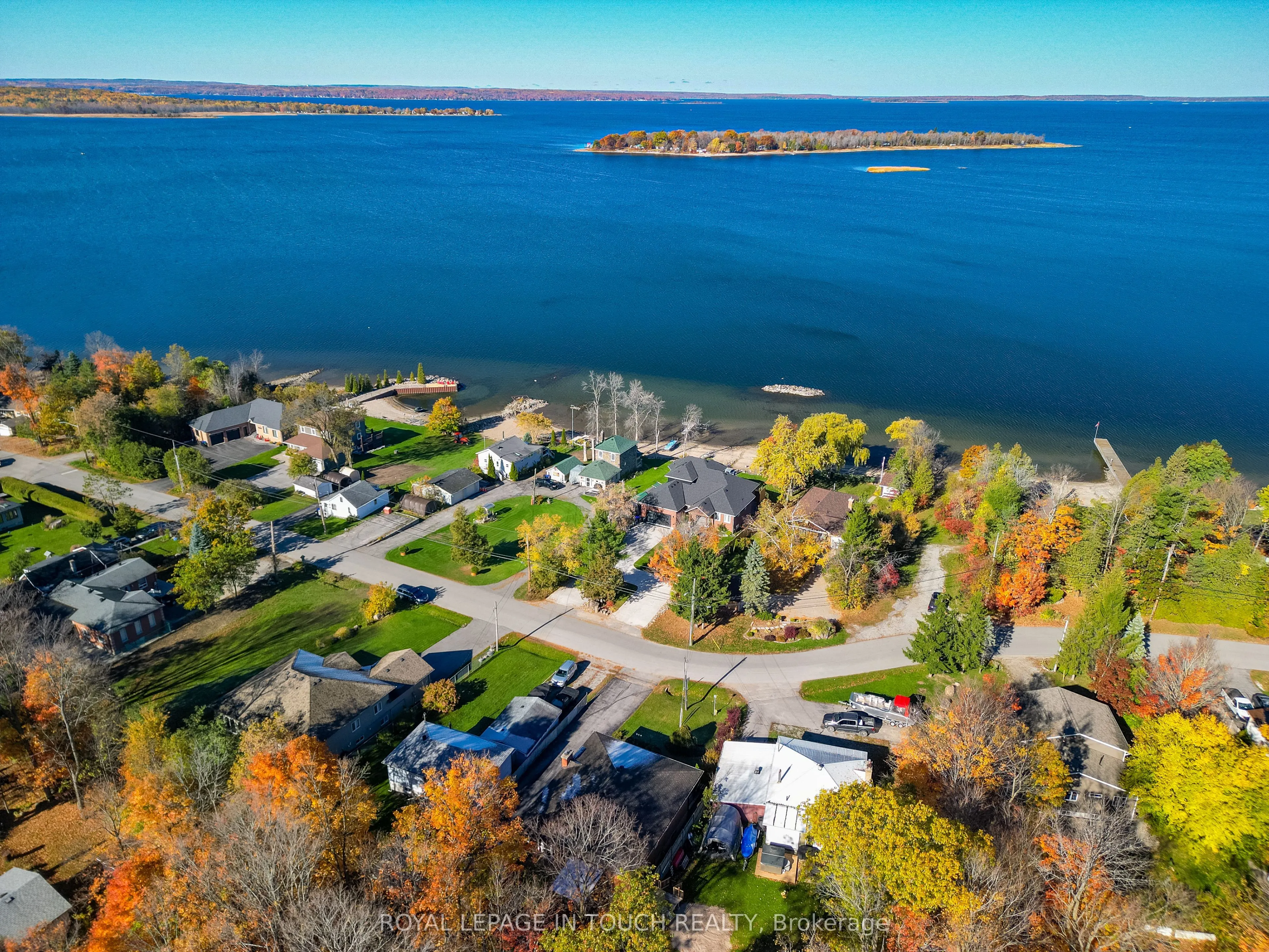 21 Robins Point Road